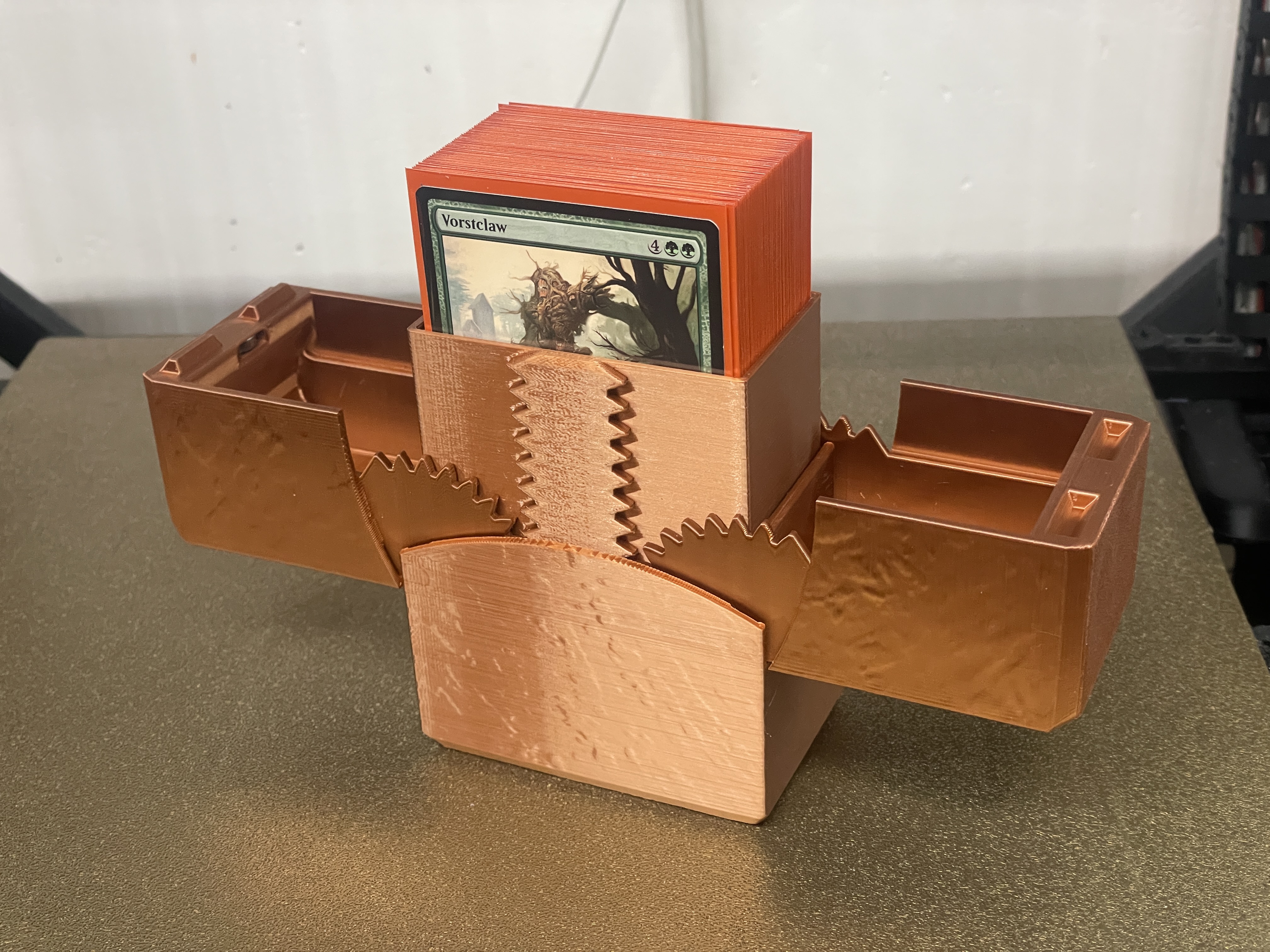 60 Card Geared Deck Box With Magnetic Latch (No Texture)