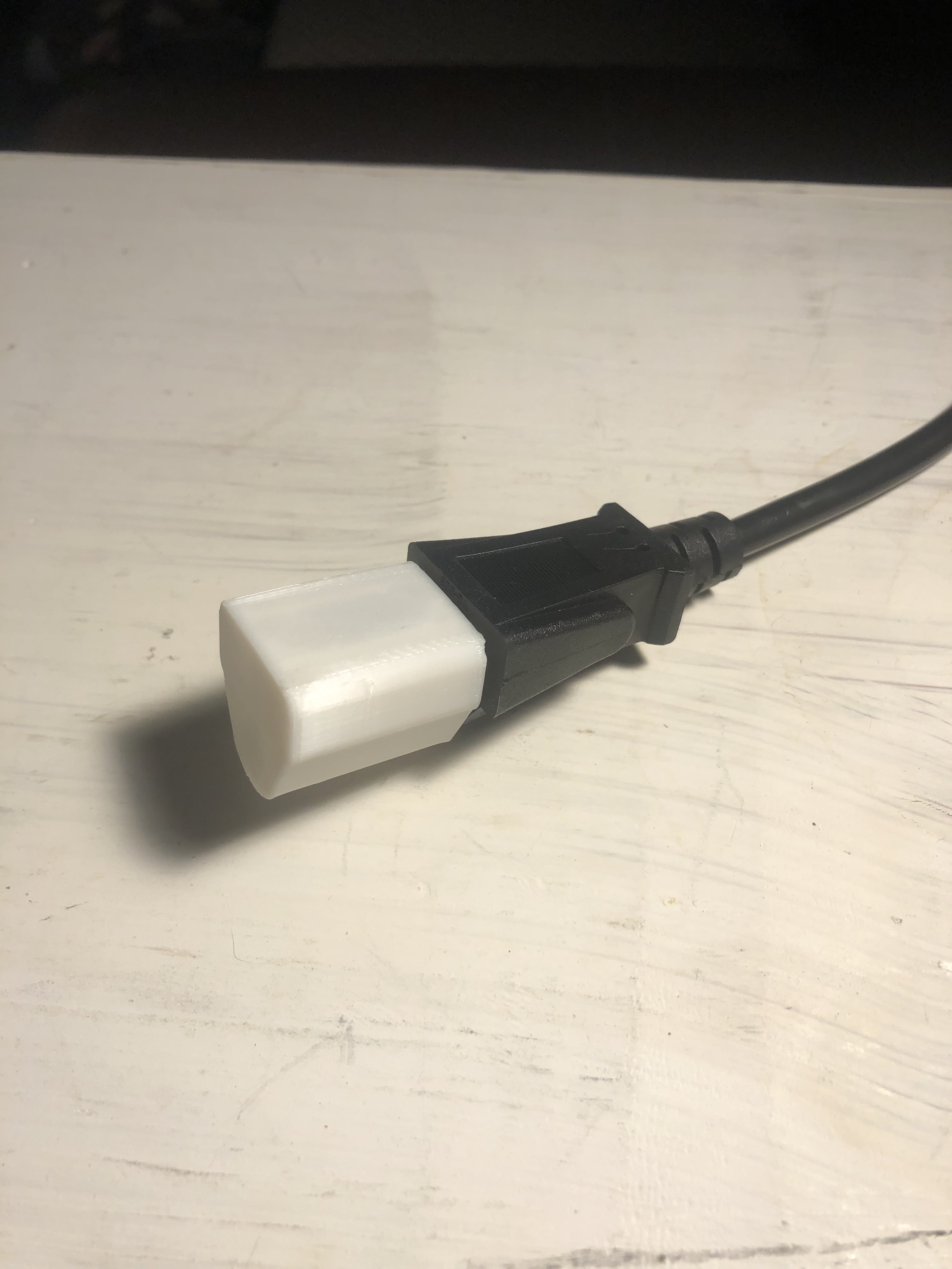Prong cover for most Electrical Plugs by Grandsnail | Download free STL ...