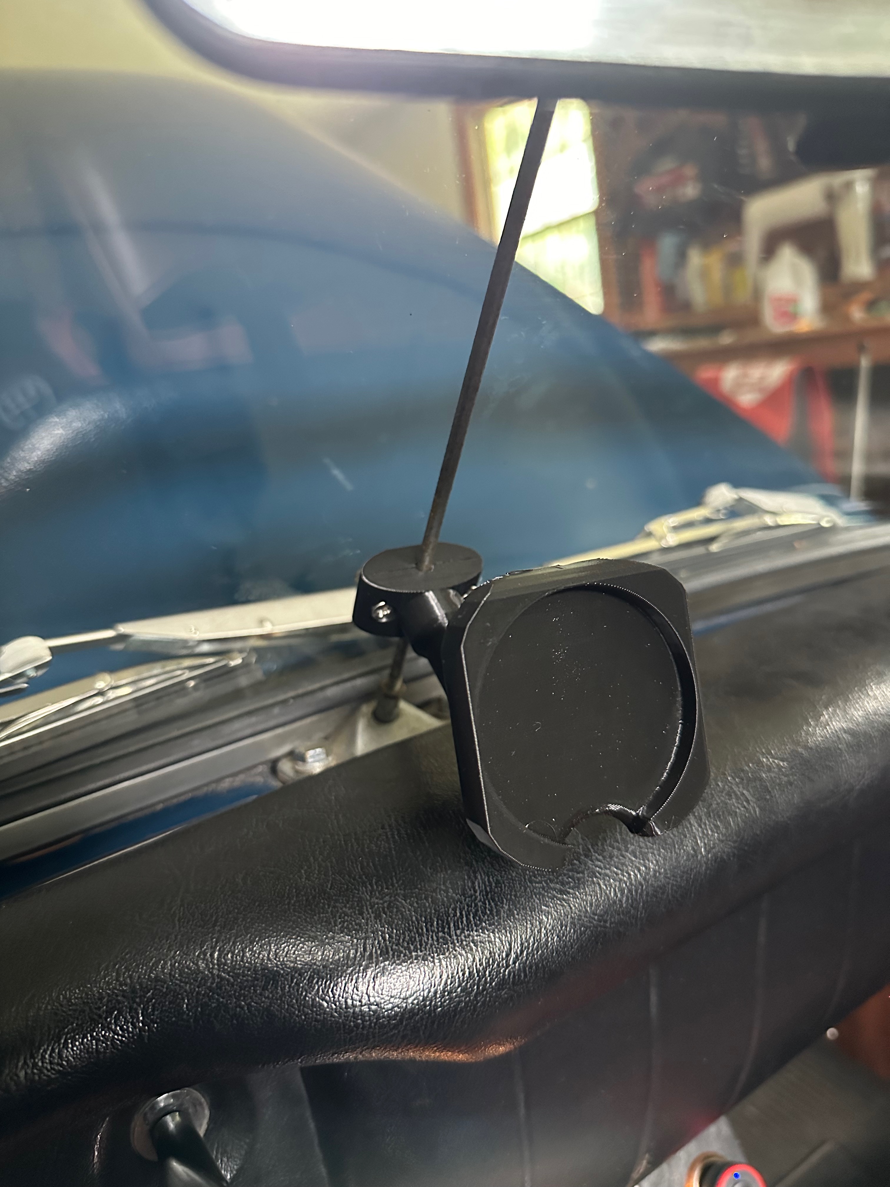 mg-midget-or-mgb-magsafe-phone-mount-by-print-it-download-free-stl