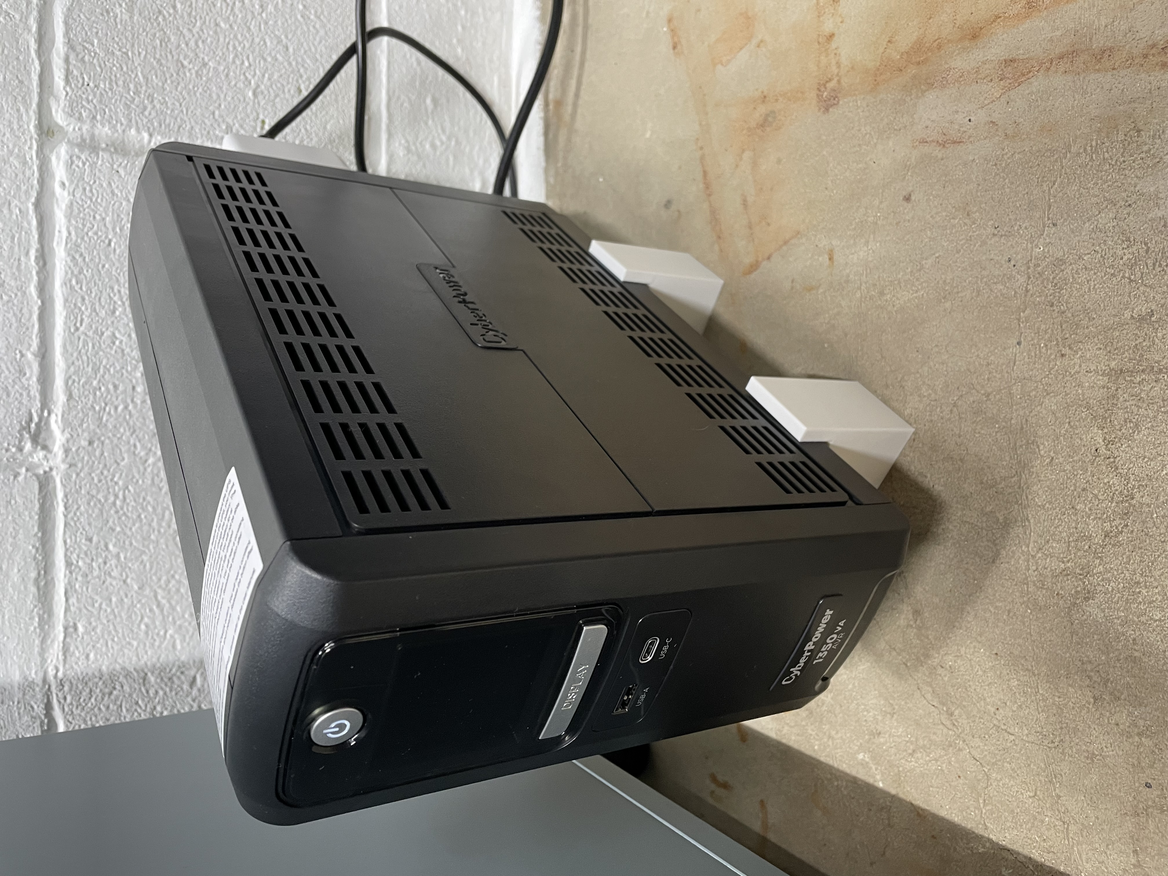 CyberPower 1350 Stand