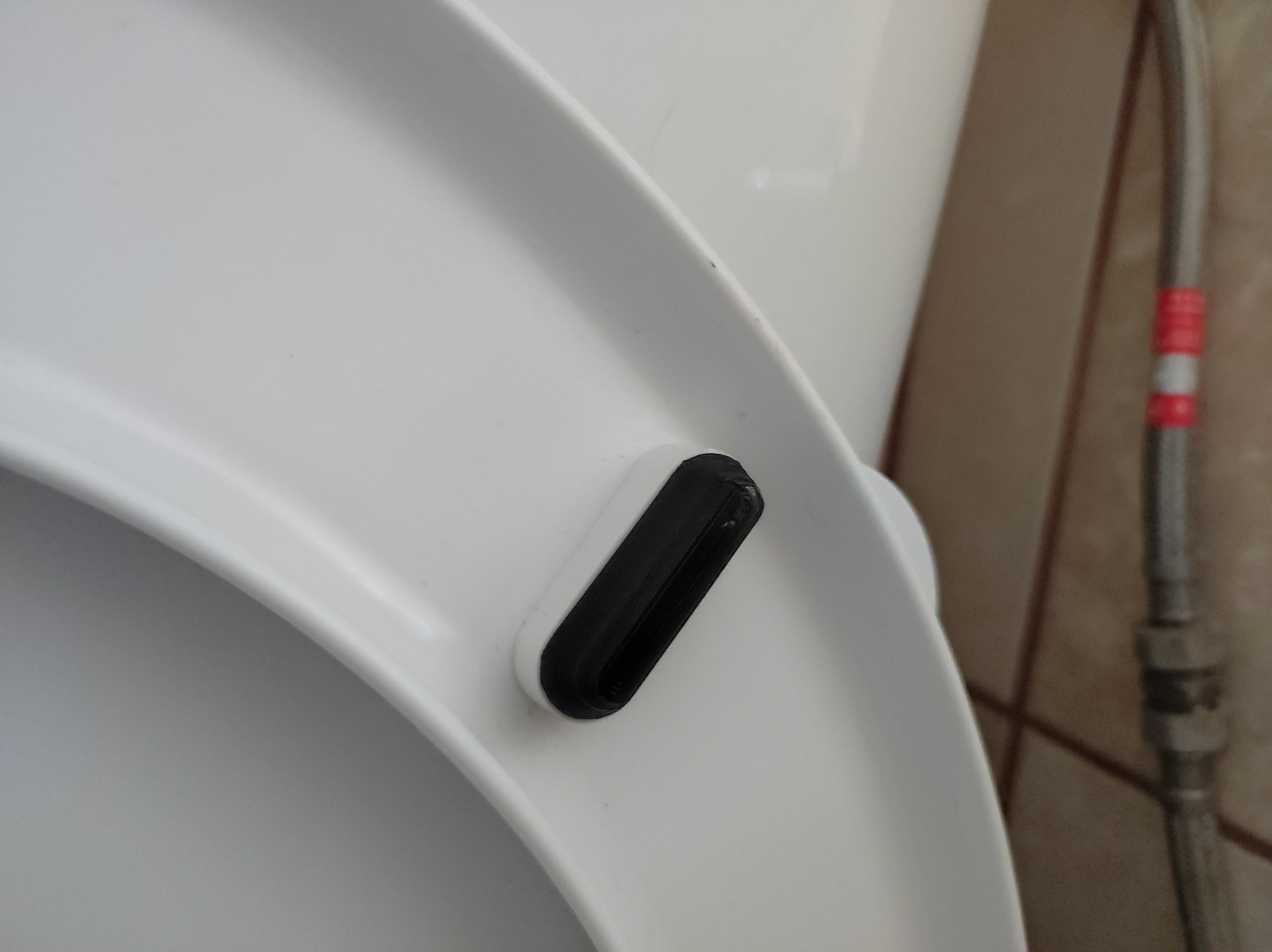 Toilet seat leg replacement