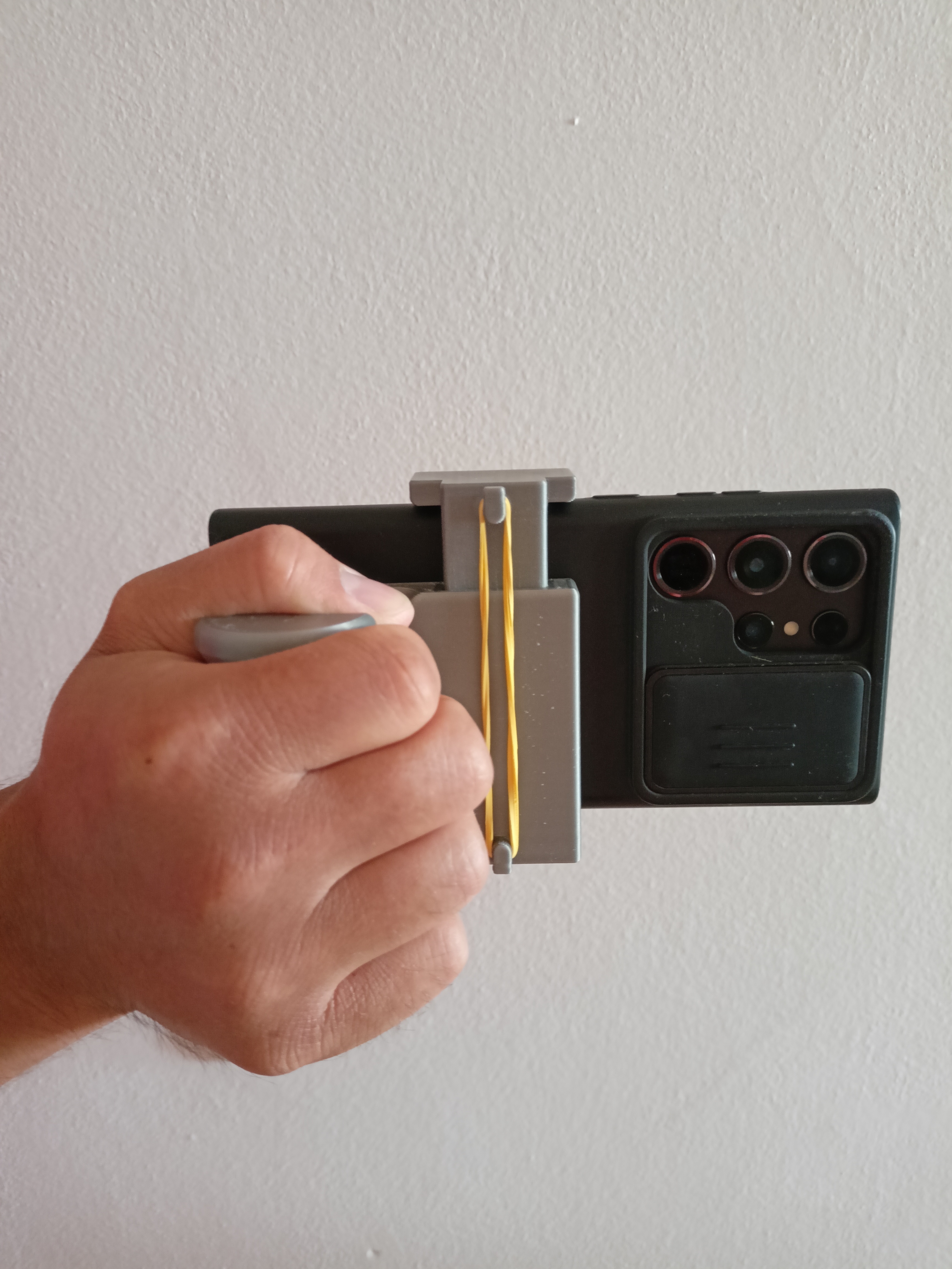 Universal mobile phone holder / Držák pro mobil