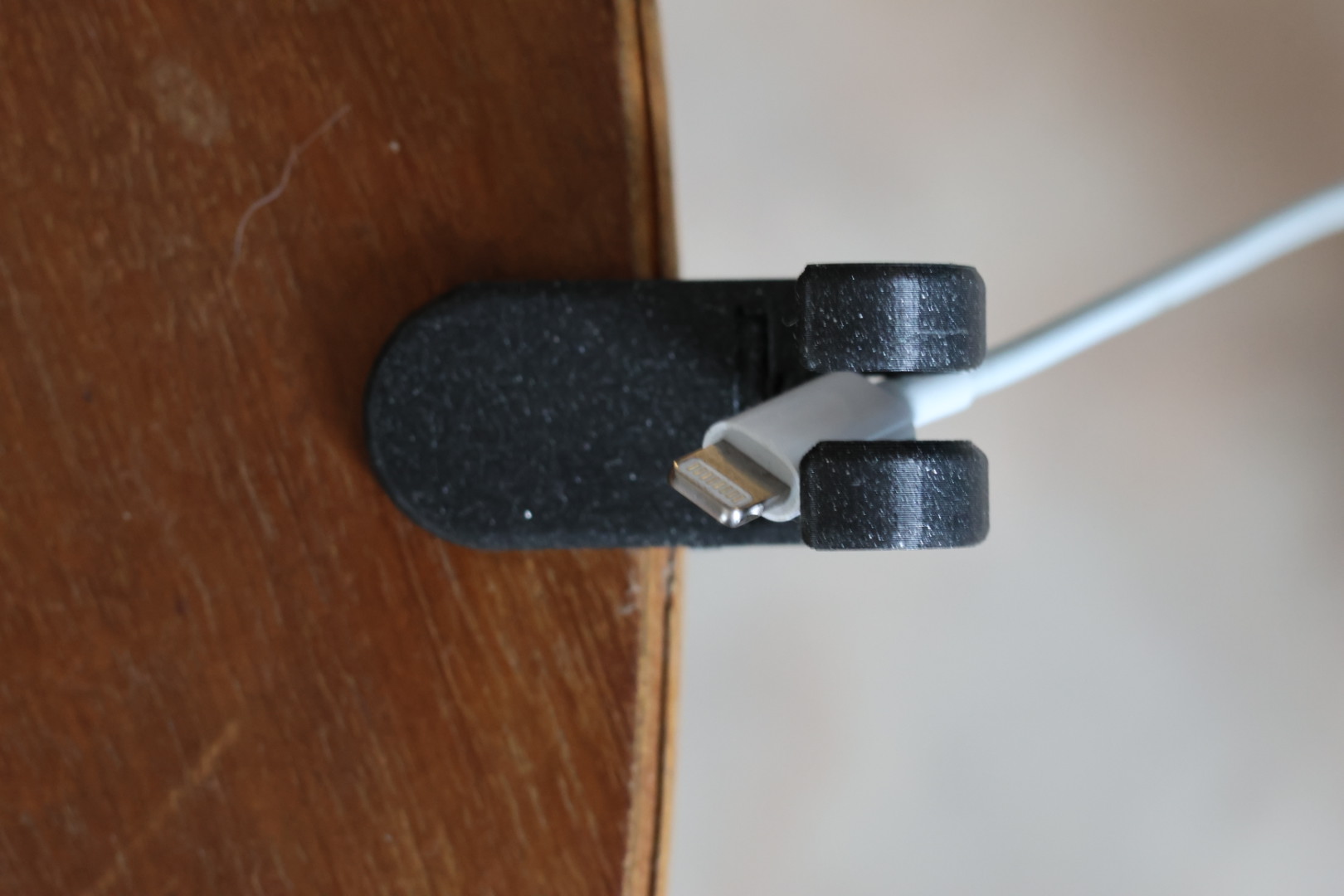 Miniatura 3 do modelo 3D Support de câble pour table - table cable holder