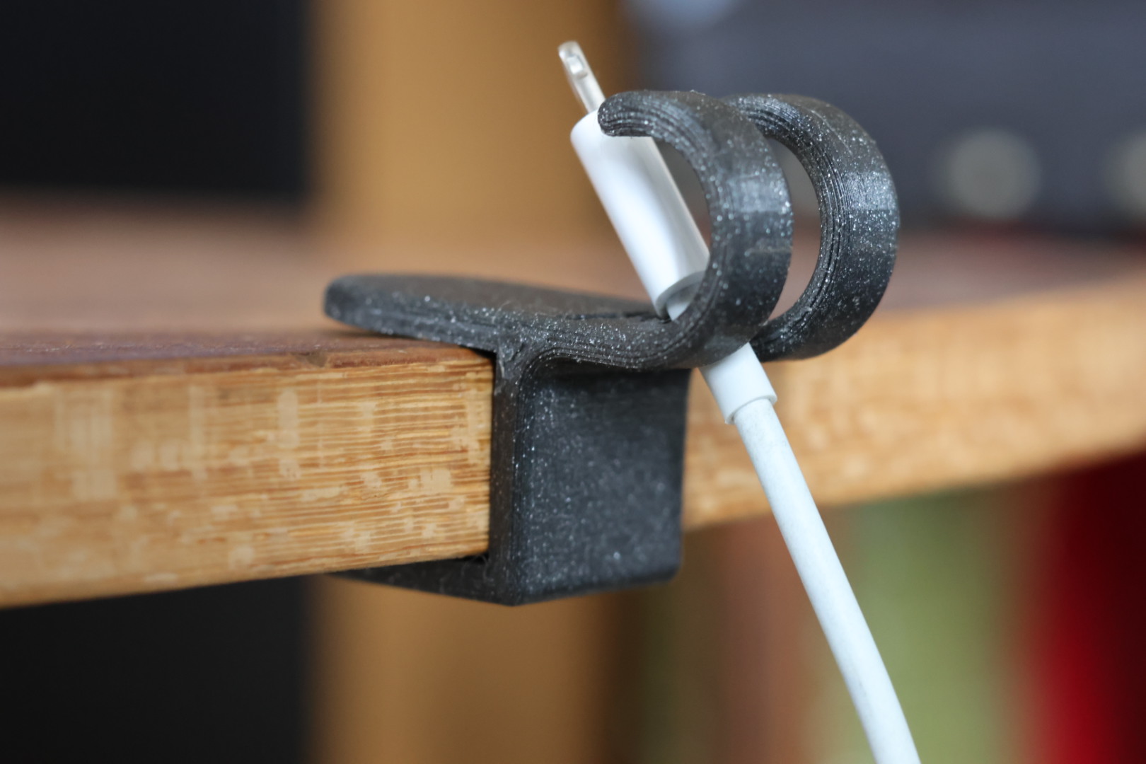 Miniatura 2 do modelo 3D Support de câble pour table - table cable holder