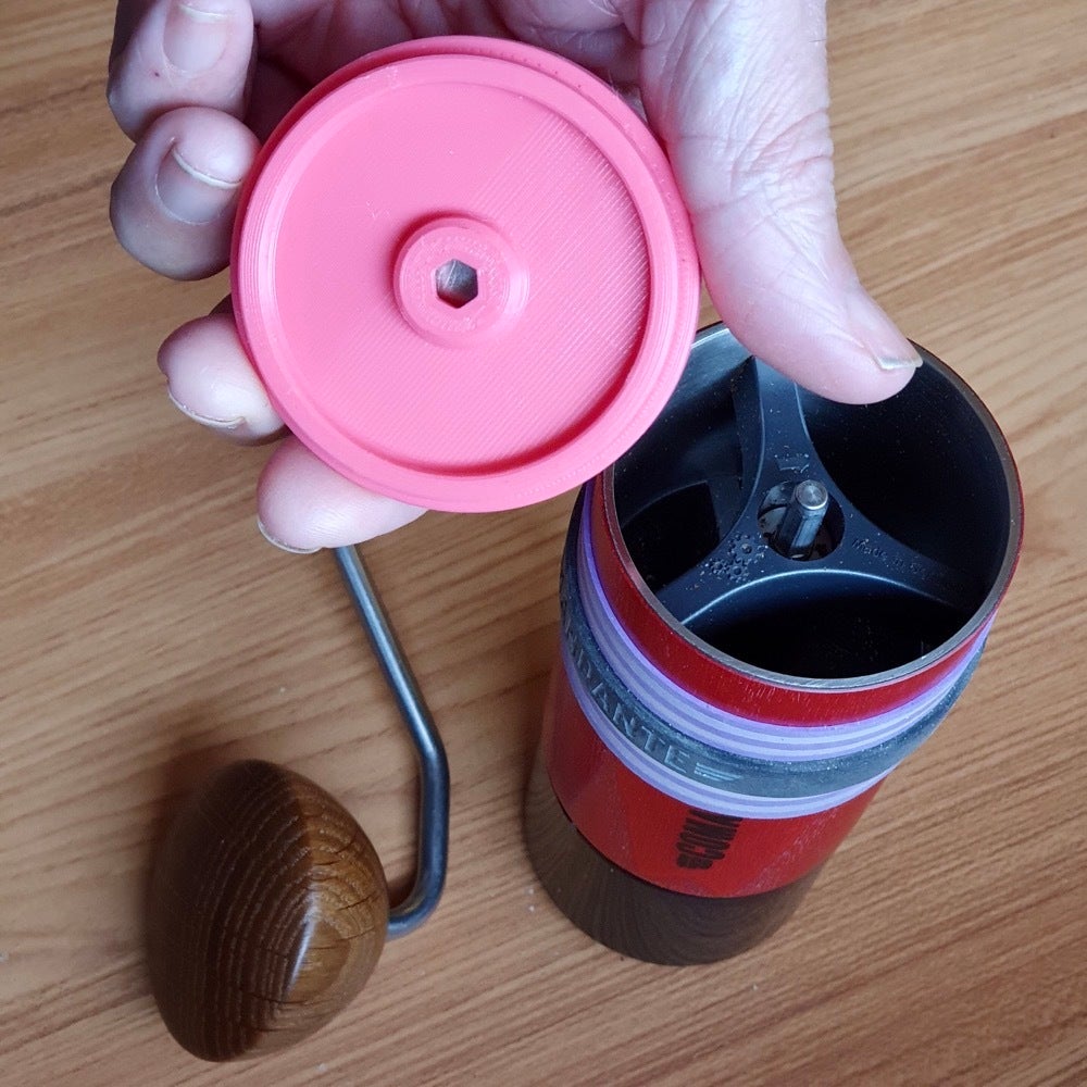 Traveling lid for Comandante C40 grinder