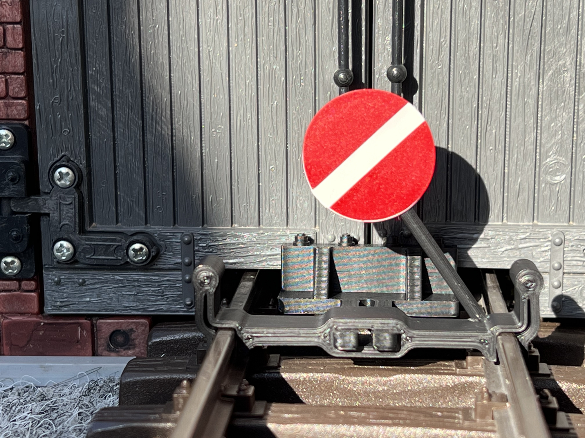 Pola G Roundhouse add-on: door lock