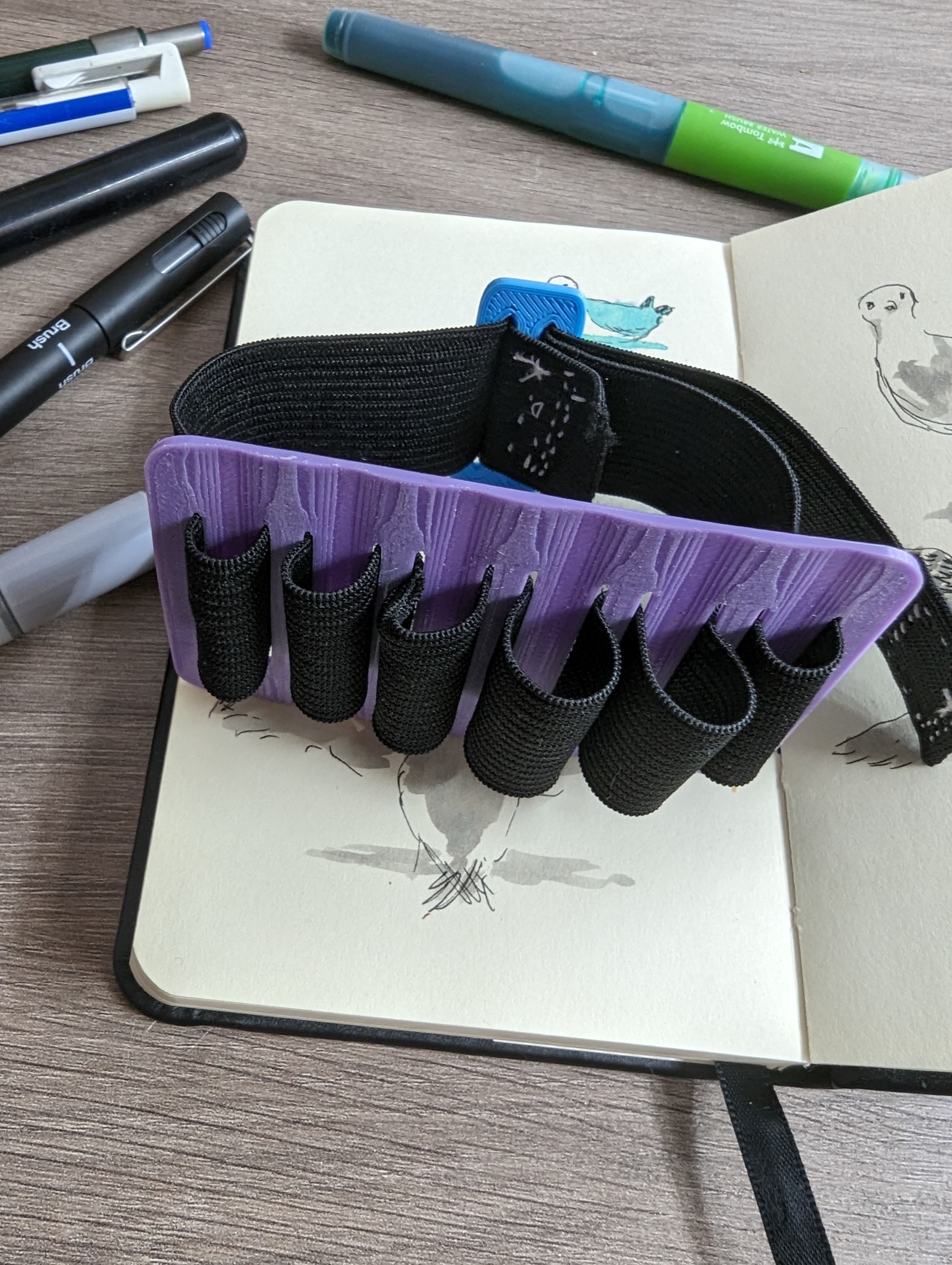 Miniatura 5 do modelo 3D A5 Notebook Pen Holder