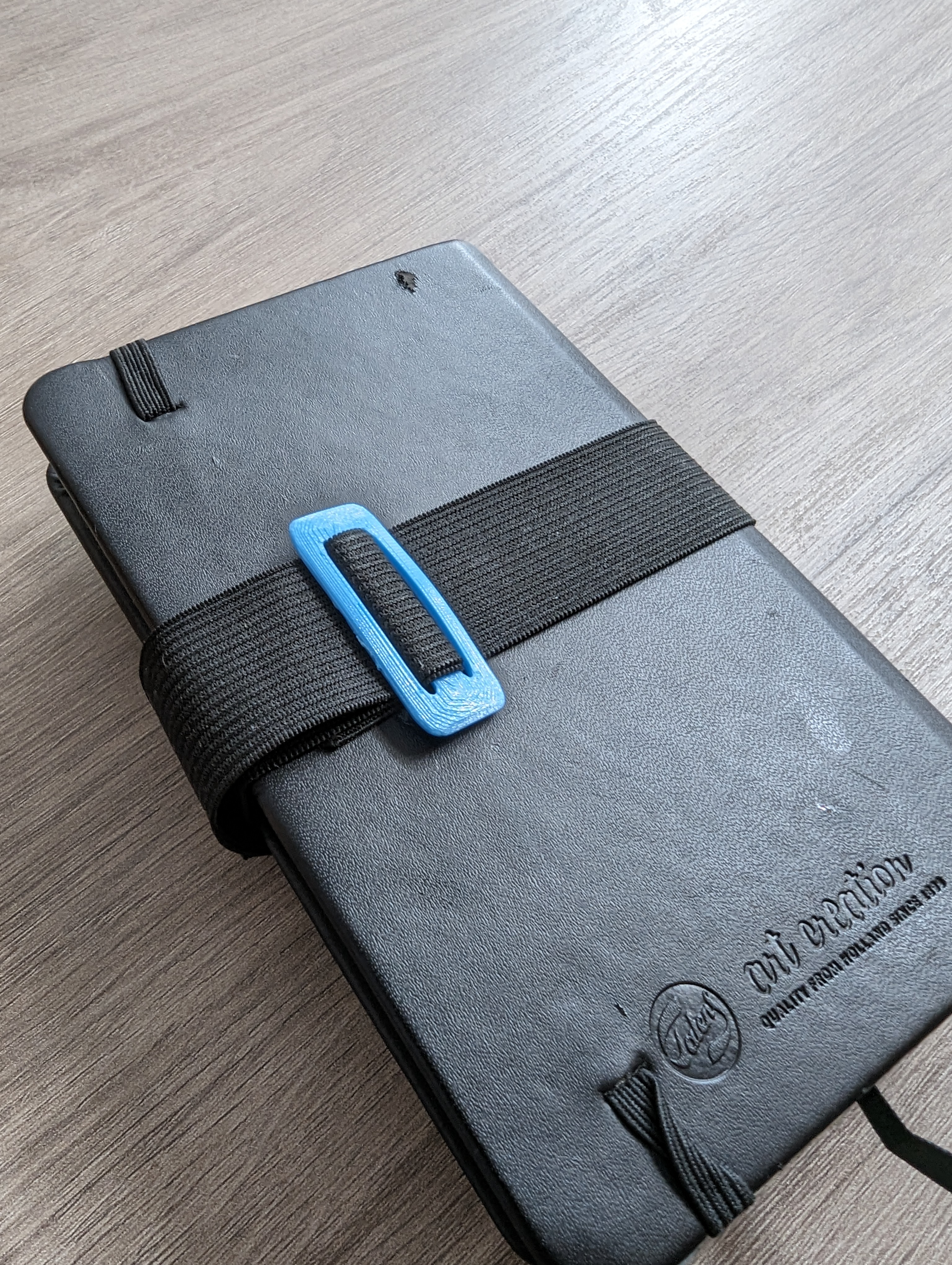 Miniatura 3 do modelo 3D A5 Notebook Pen Holder