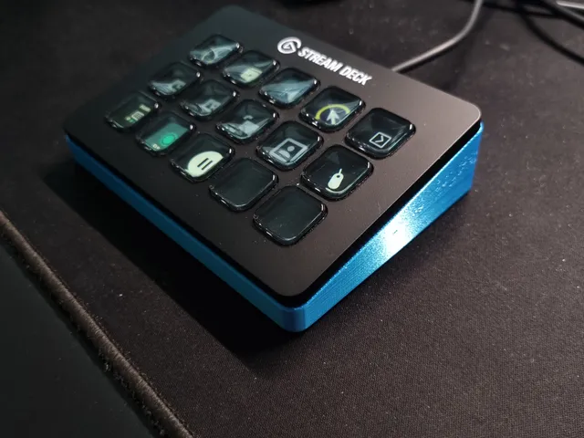 Elgato Stream Deck Mk 2 Low profile base with 10-degree tilt