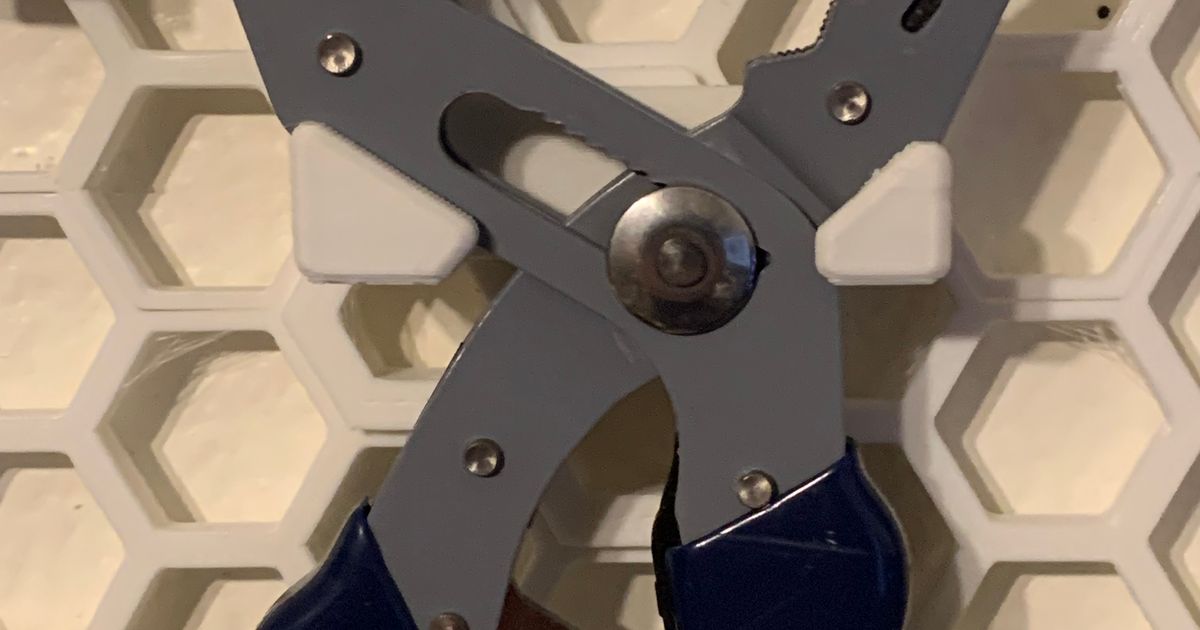 HSW QUINN 7in. Self Adjusting Pliers (Harbor Freight) by JohnMartin