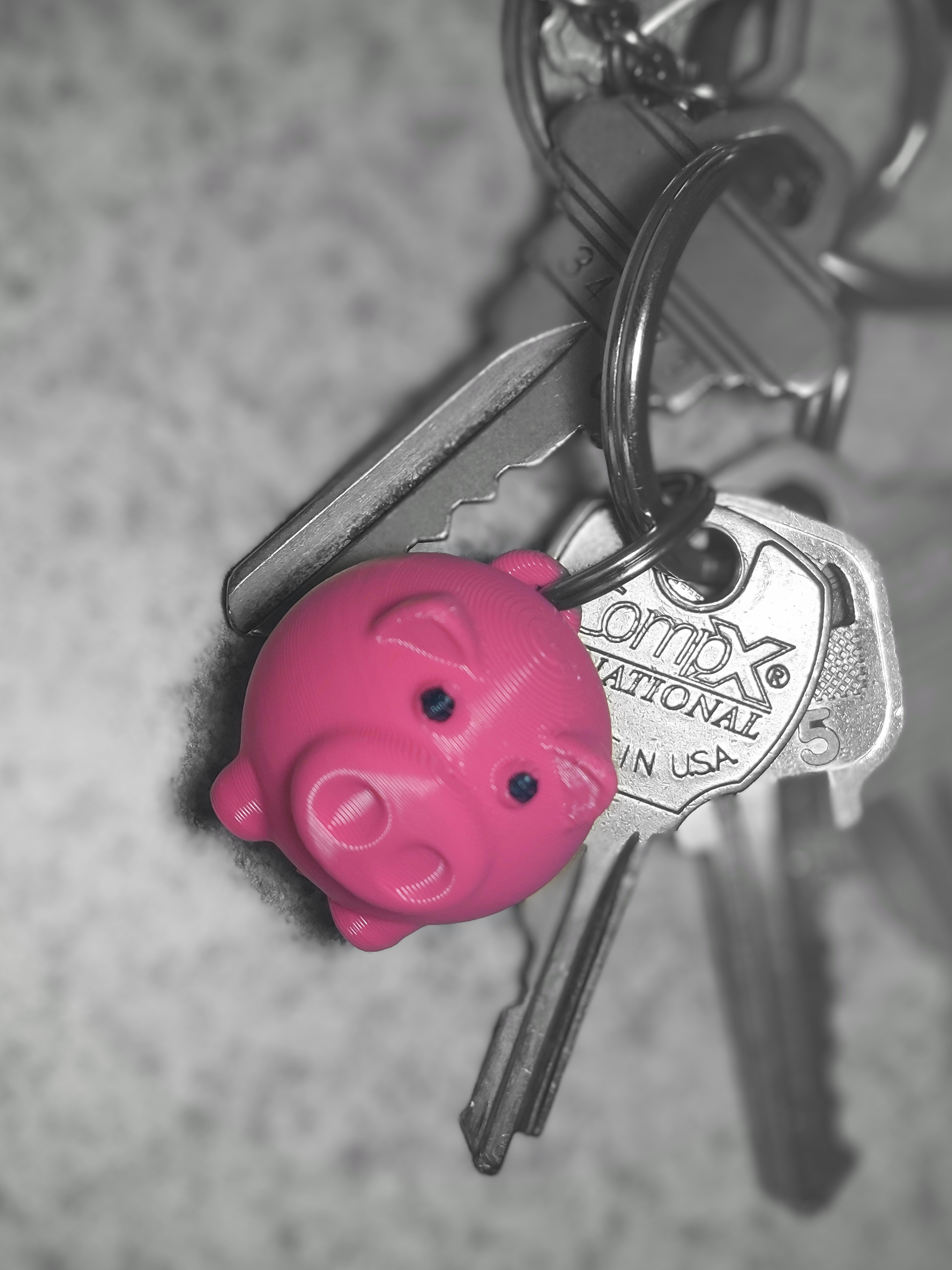 Little Piggy Keychain, key ring remix 3D model thumbnail