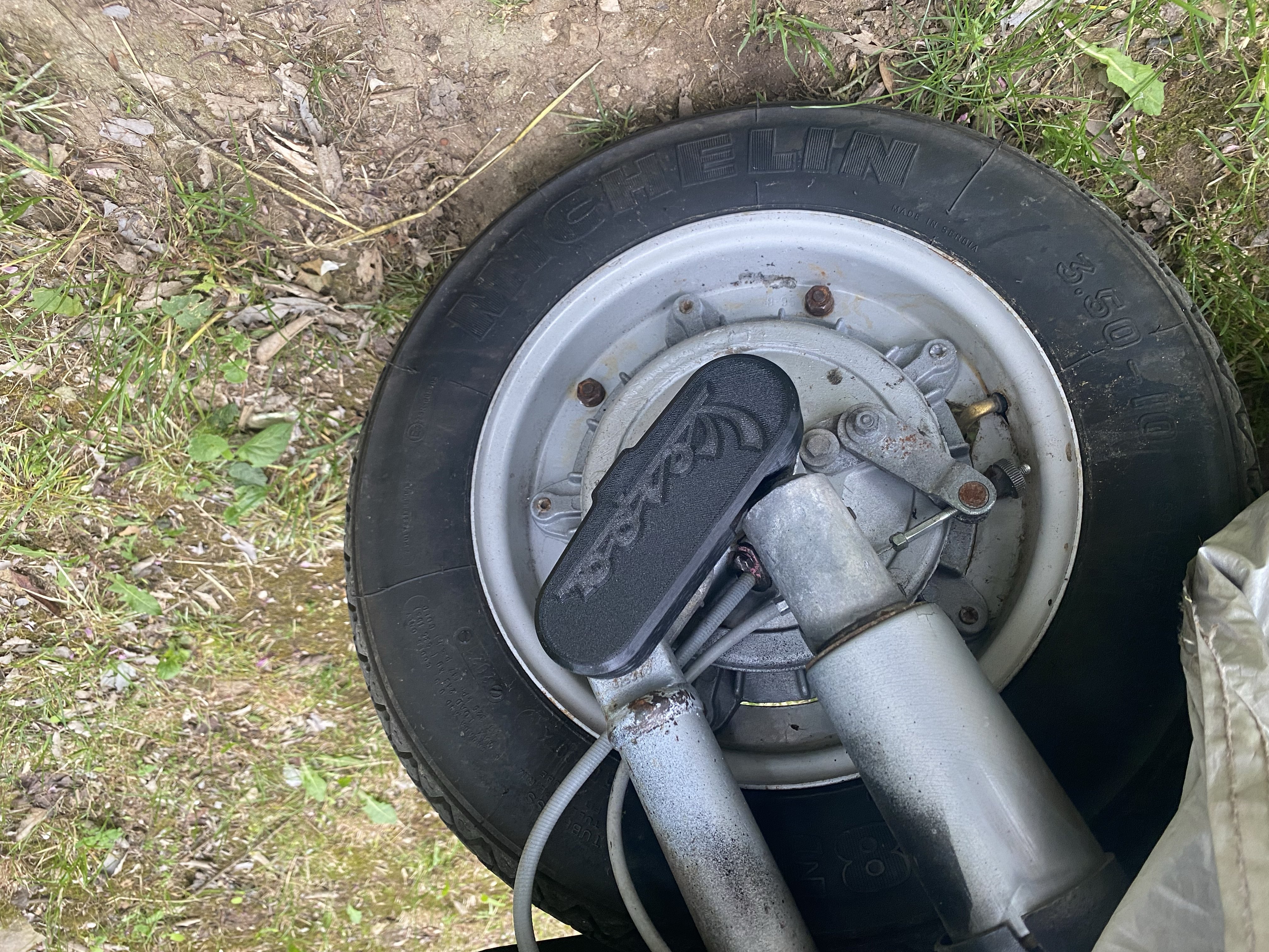 Vespa fork cover replacement
