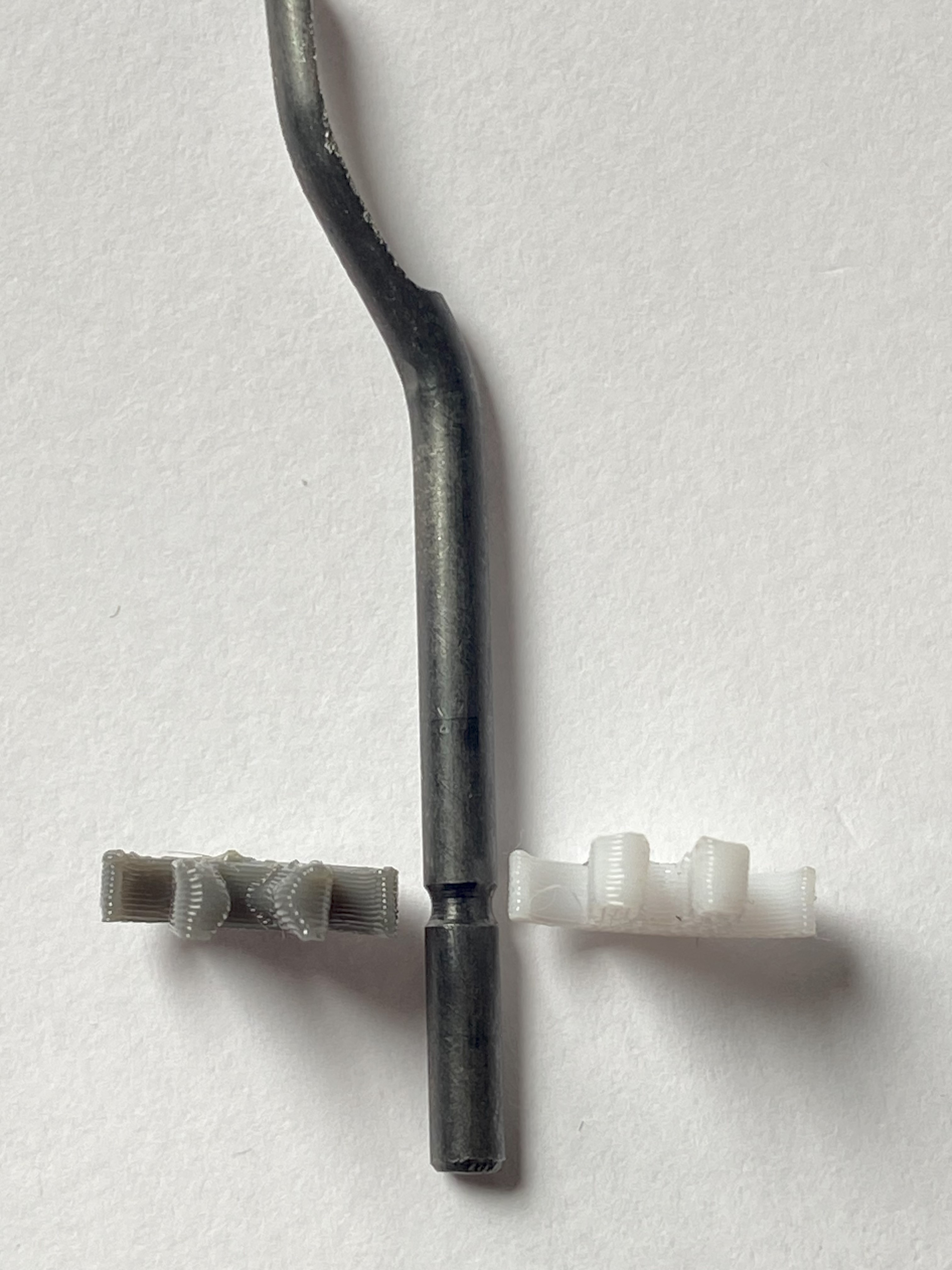 Narrow clip for deburring tool handle