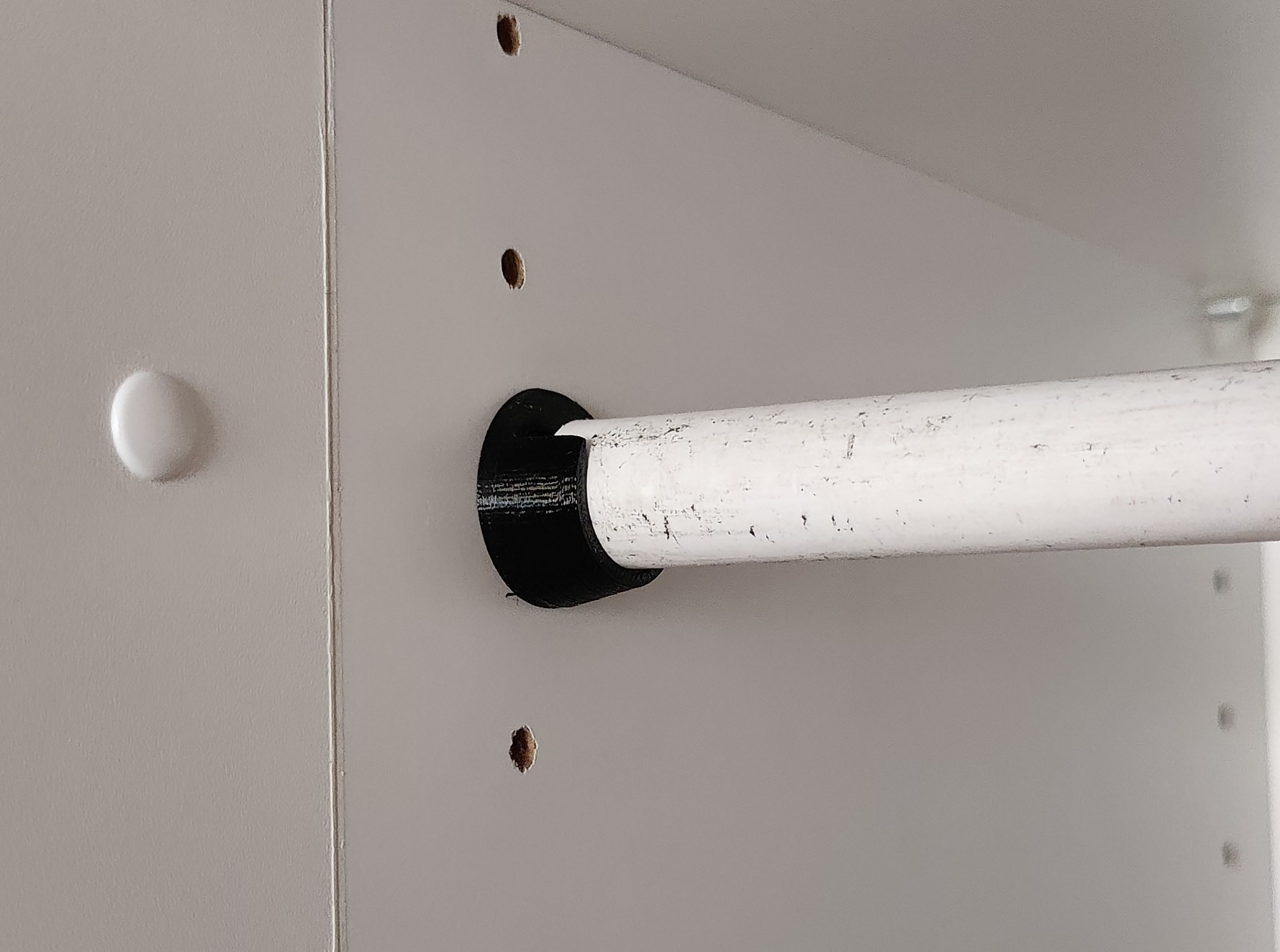 Halterung für eine Kleiderstange/ Bracket (Holder) for a clothes rail