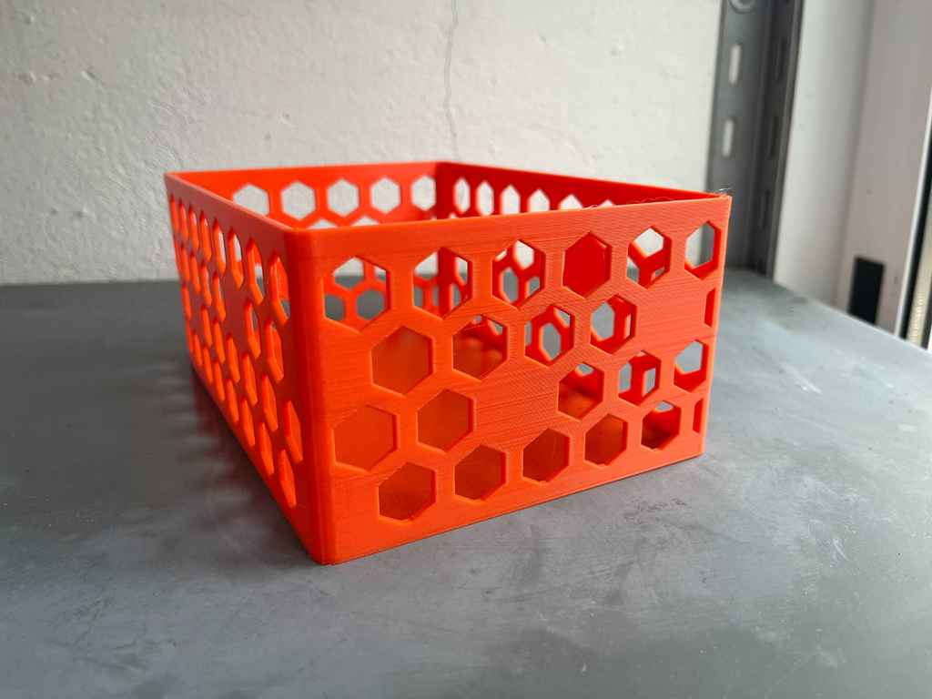 Rectangular organizer with hexagonal honeycomb pattern