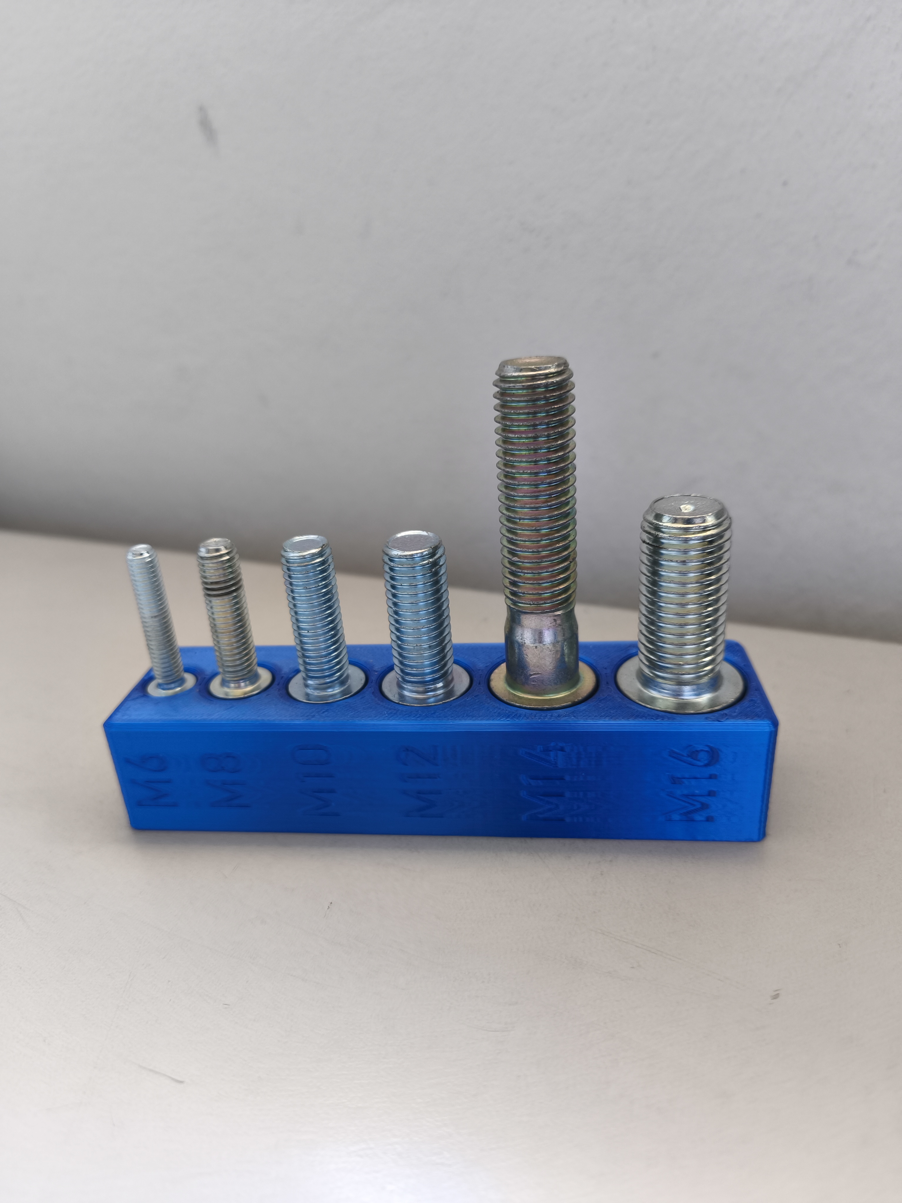 Sample holder for metric screws and nuts — miniatura 2