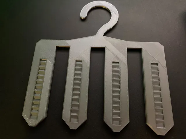 Ratcheting Belt Hanger