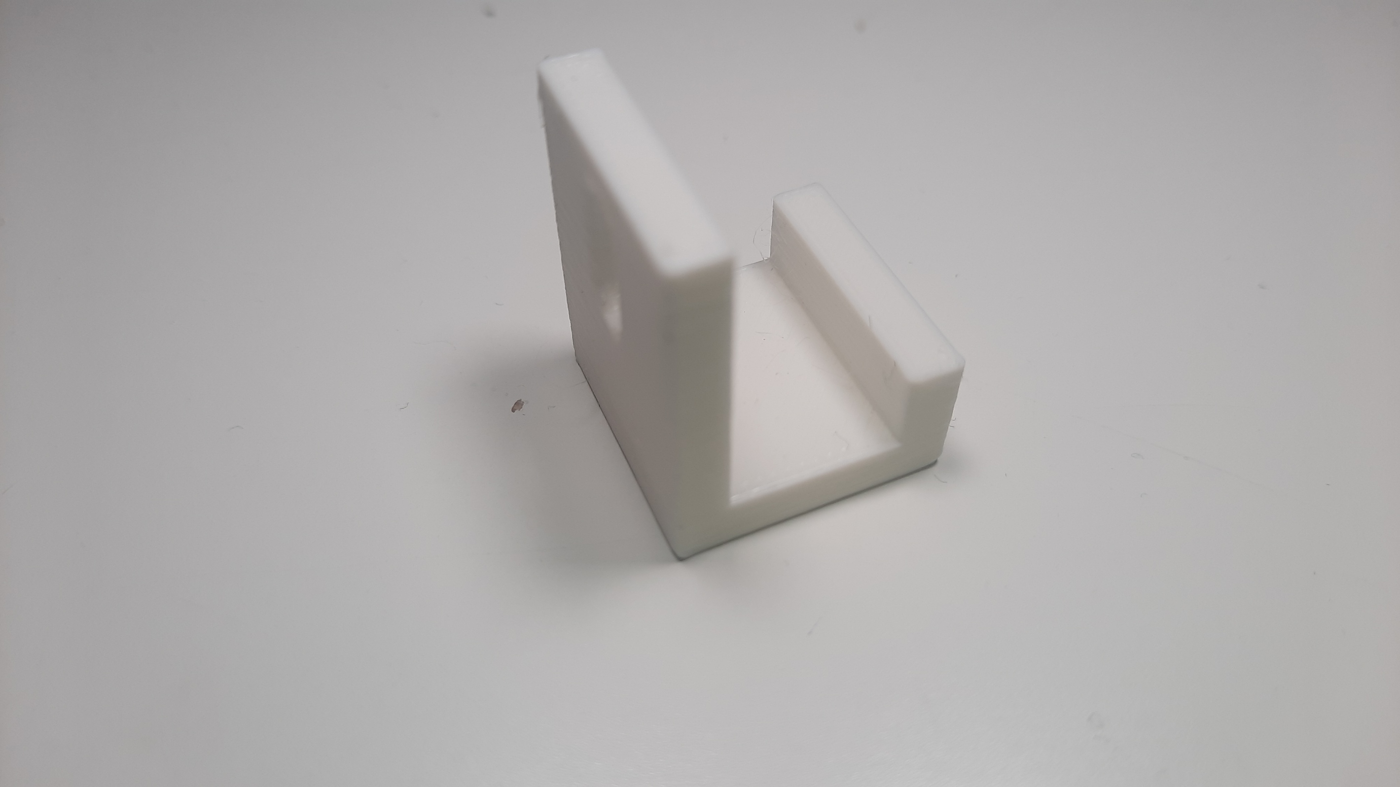 Whiteboard/mirror clip