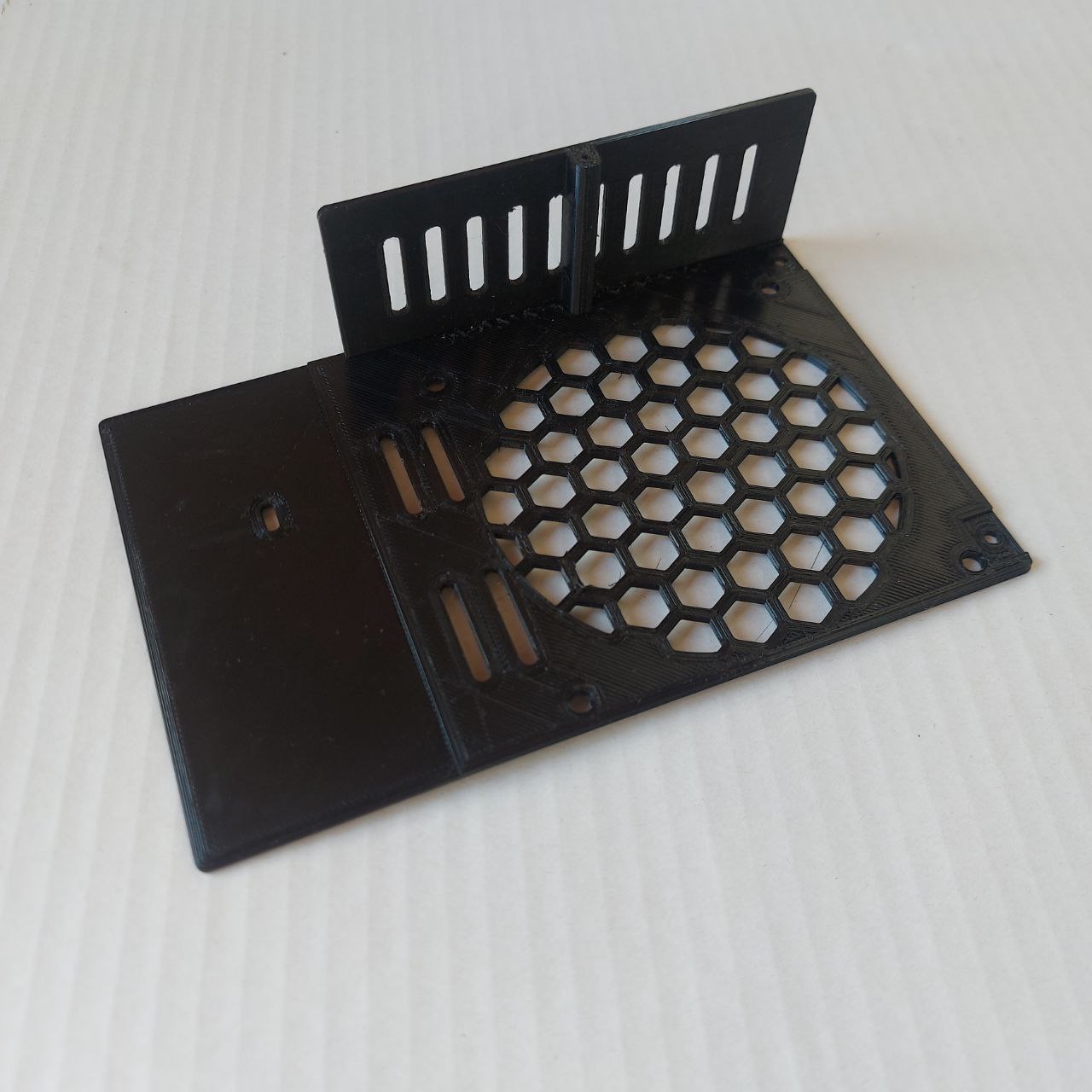 Ender 3 Pro mainboard cover for 92mm fan by Marik Komarik Download