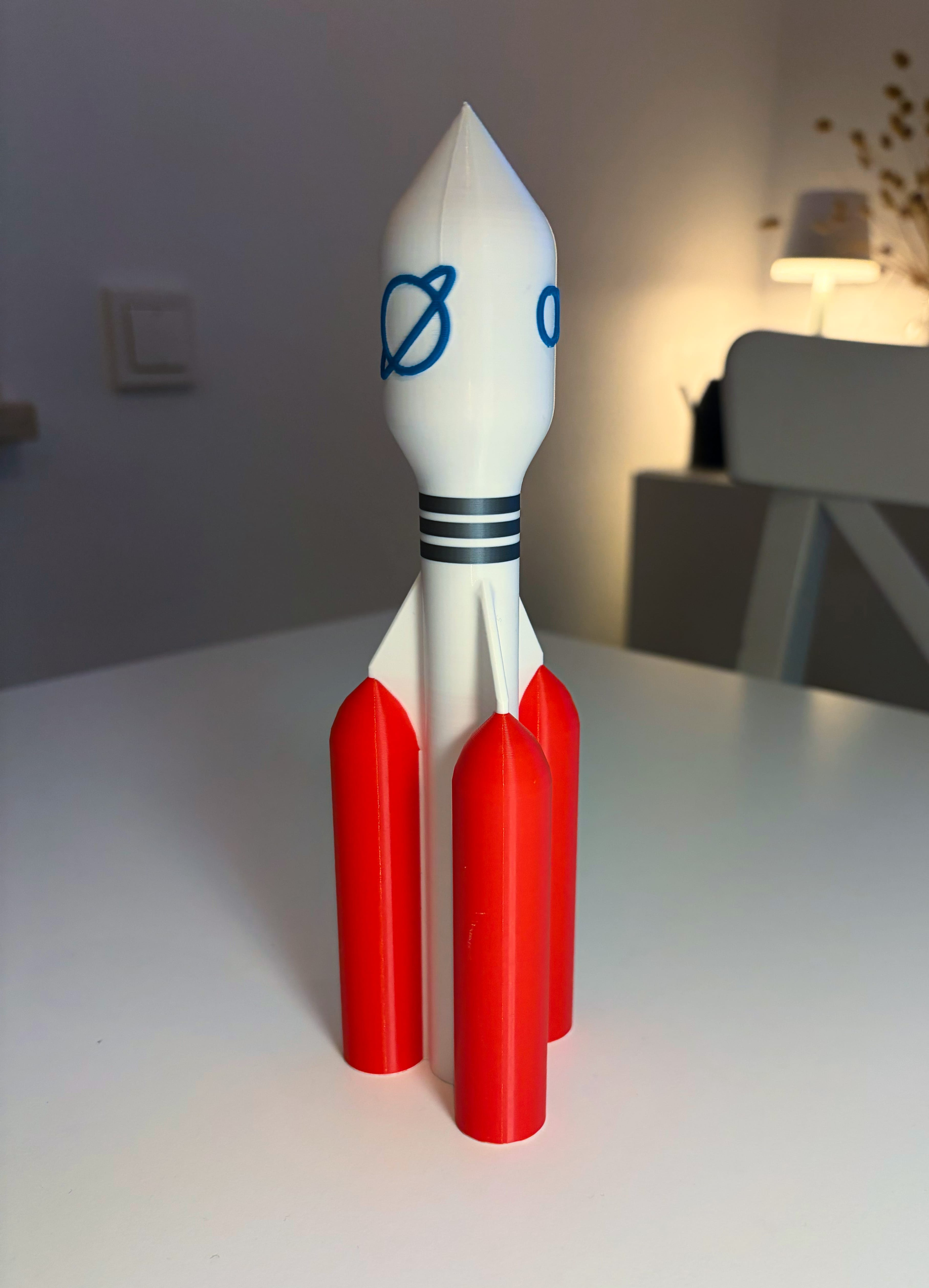 Rocket with 3 boosters, optionally colored for MMU3
