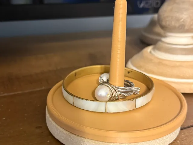 Simple Ring/Bracelet Holder