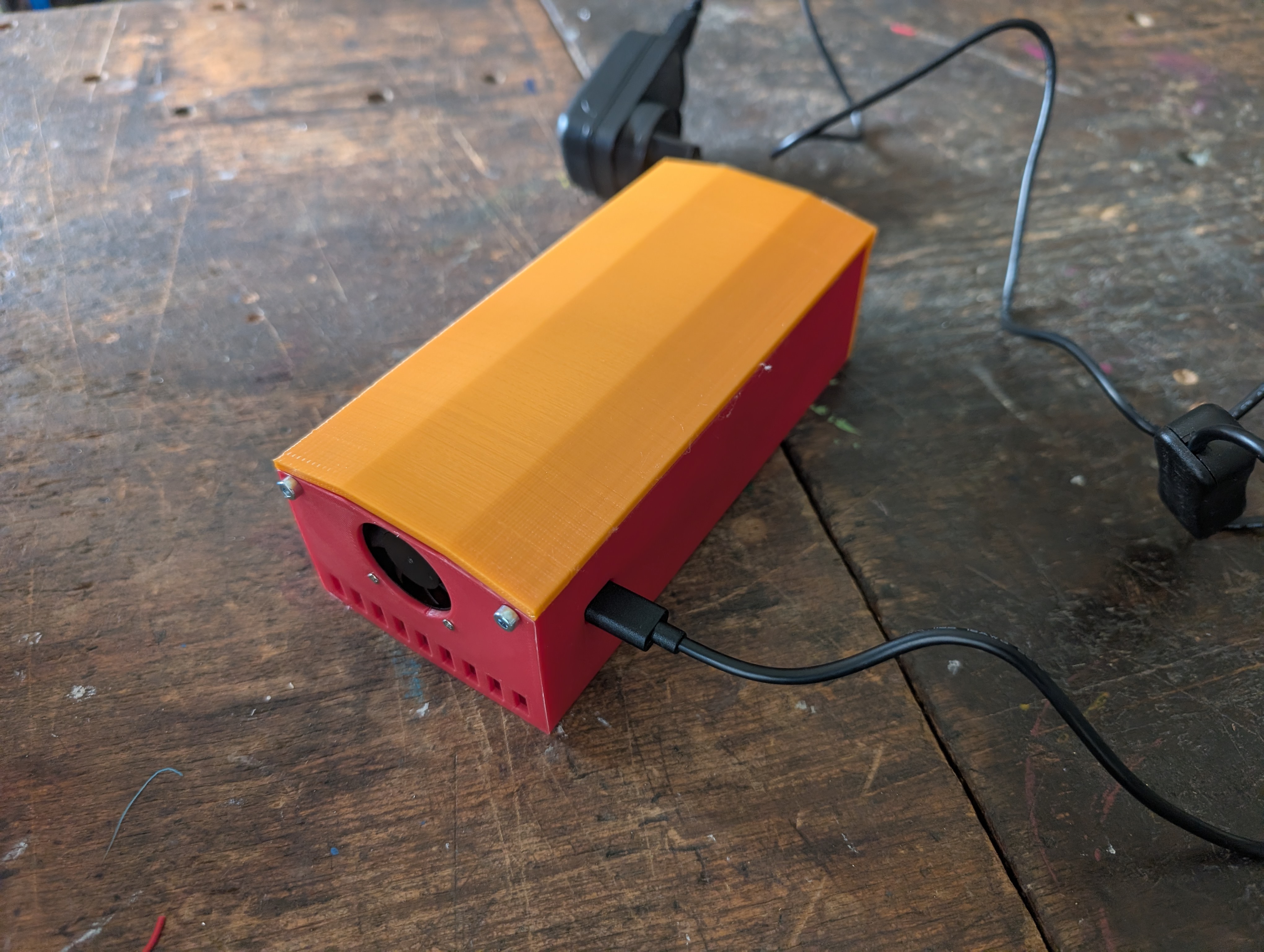 Kids safe Raspberry Pi case with SSD