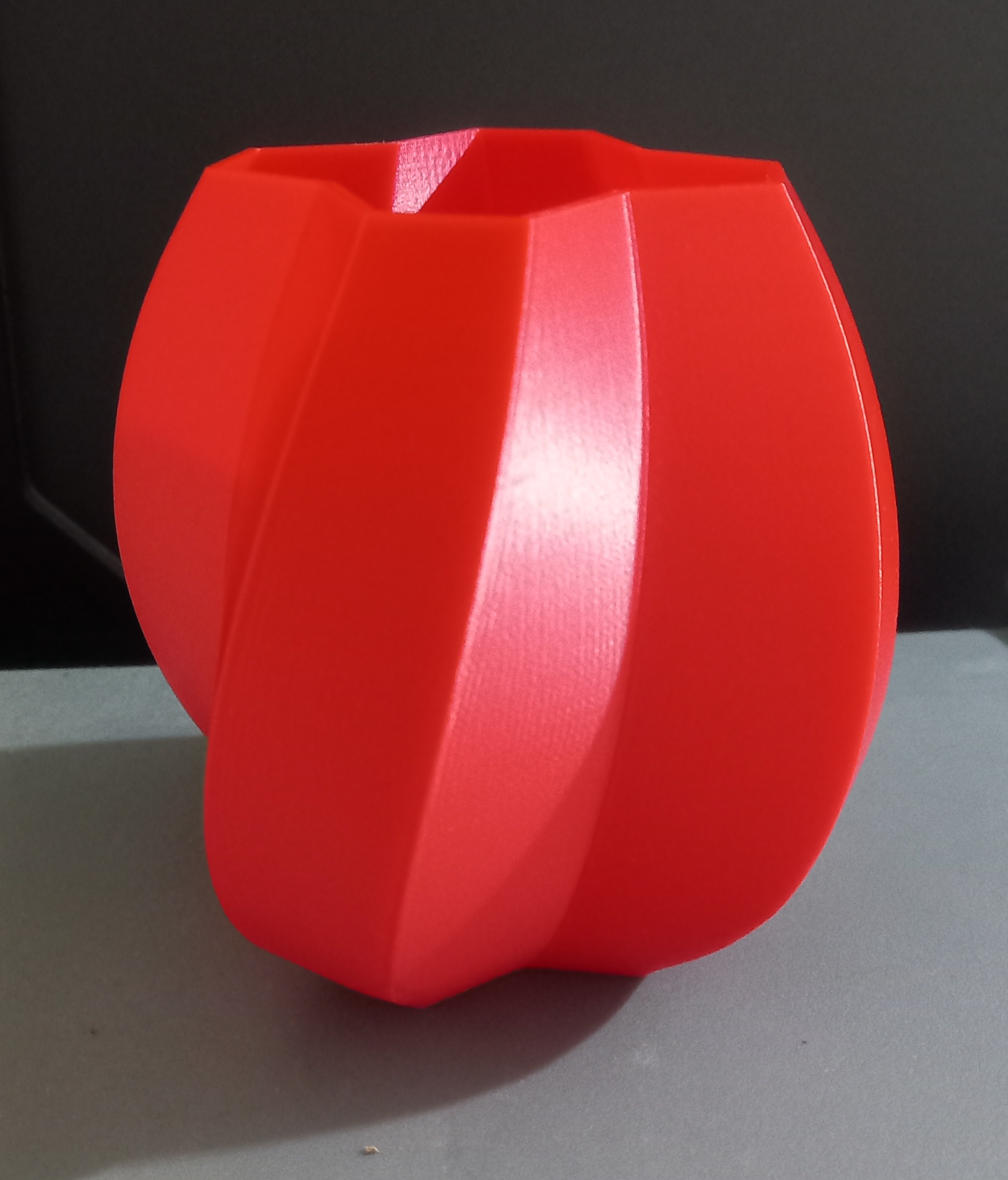 TULIP INSPIRED ABSTRACT VASE FLOWER POT