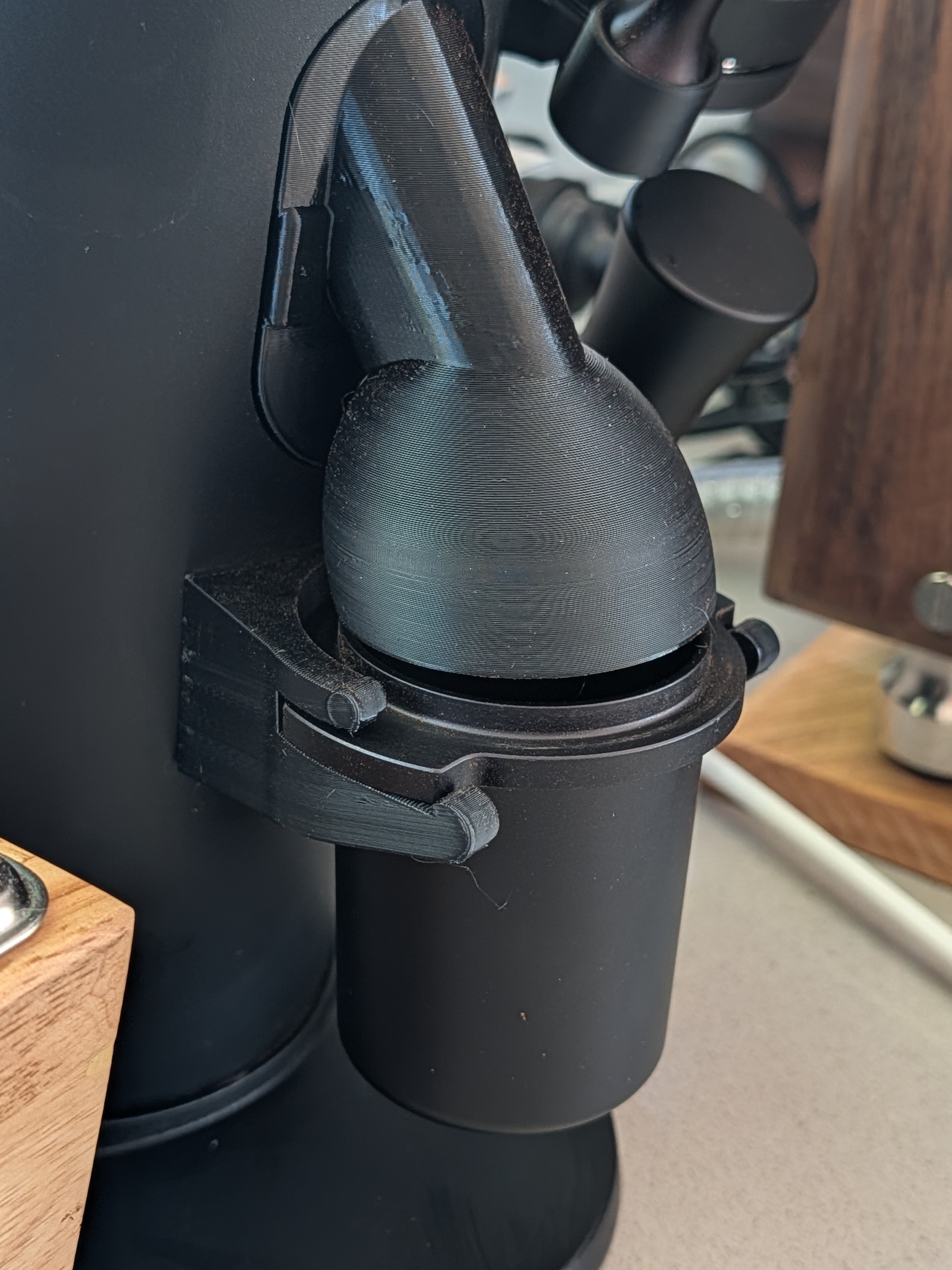 TF64 Grinder spout