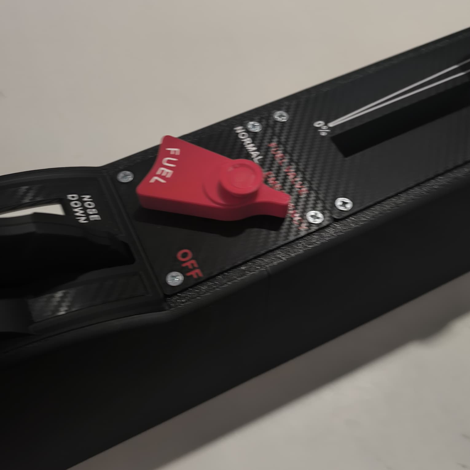 Inspired by Diamond DA40 – Fully 3D Printed DIY Dymon 4000 SE Center Console for Flight Simulator