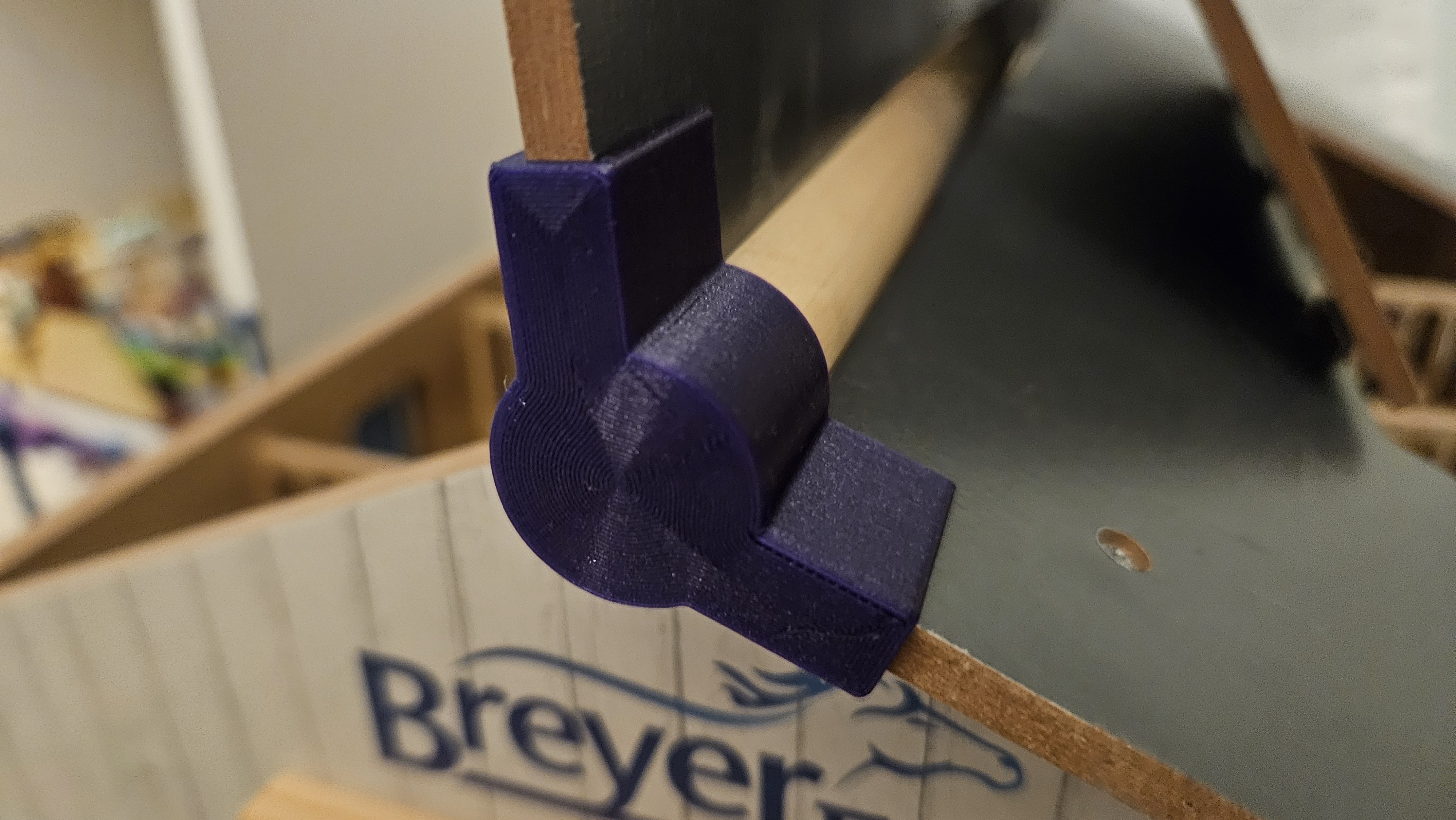 Breyer Horse Stablemates Barn - Roof Holder - v2