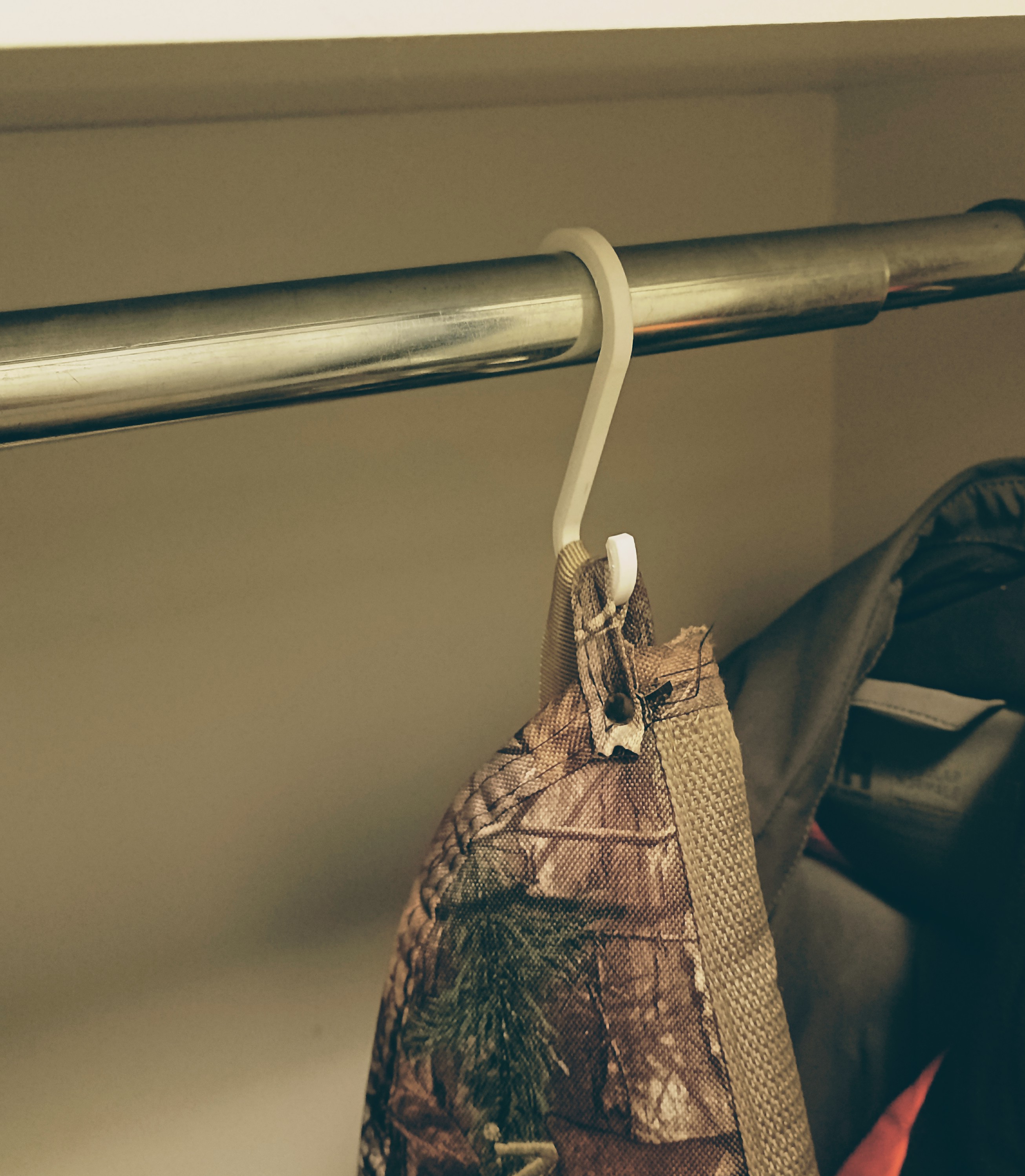 Closet Rod Hook by MrC Download free STL model