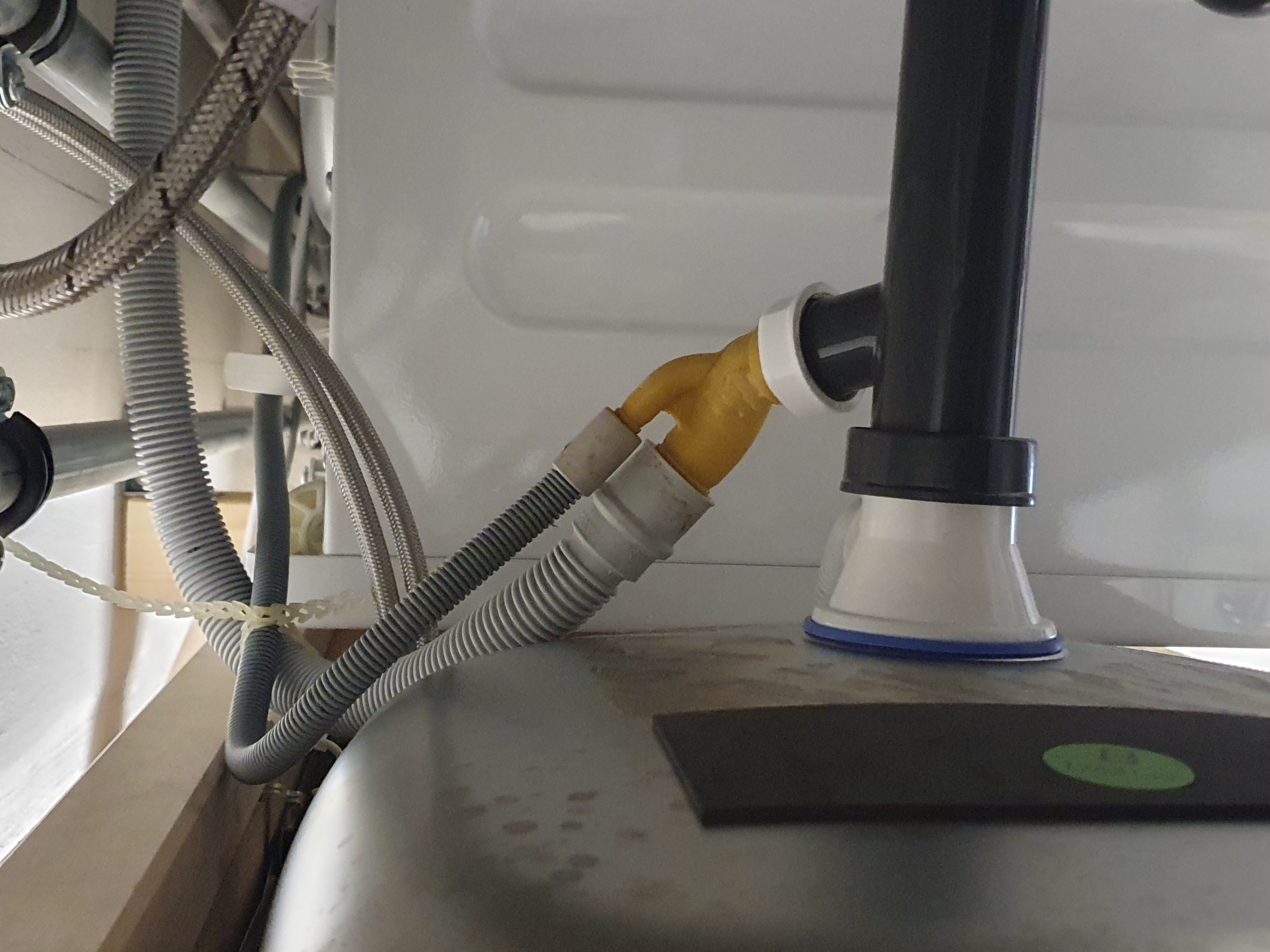 1" Double Spout by undoz | Download free STL model | Printables.com