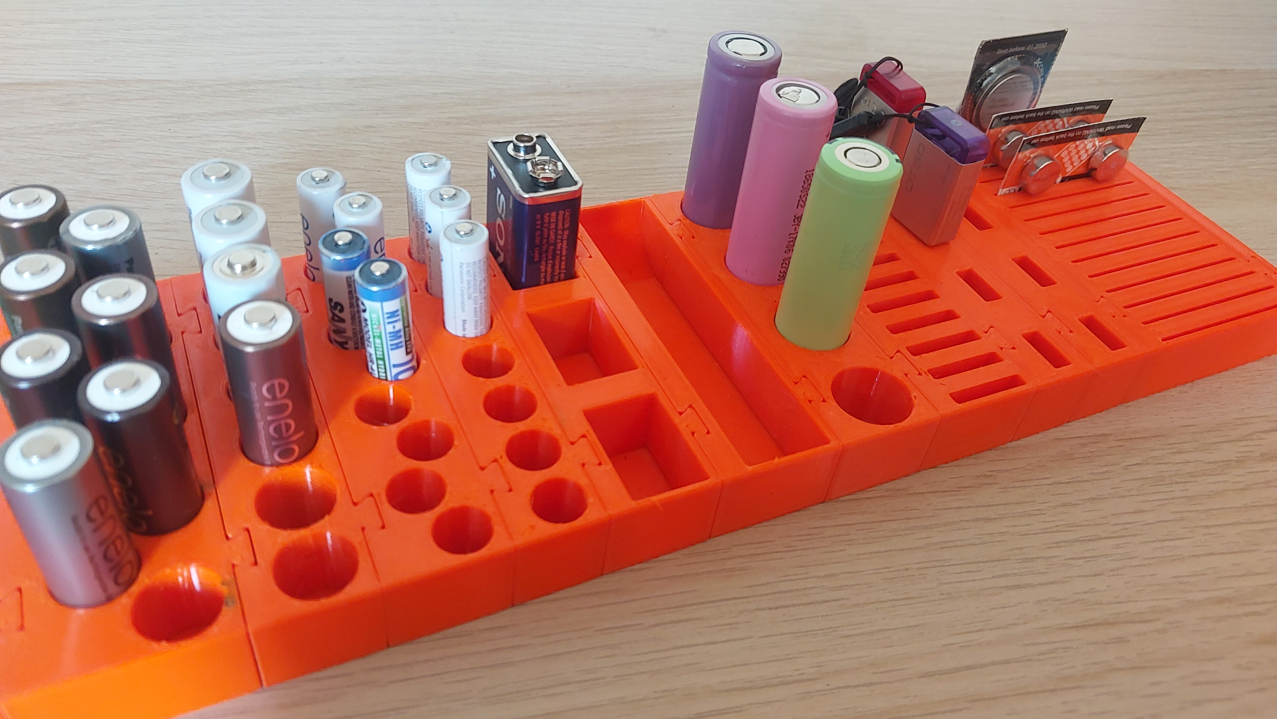 Ultimate Modular Battery Holder (AAA, AA, CR2, C/R14 , D/R20, Coin, 9V/6F22, 18650)