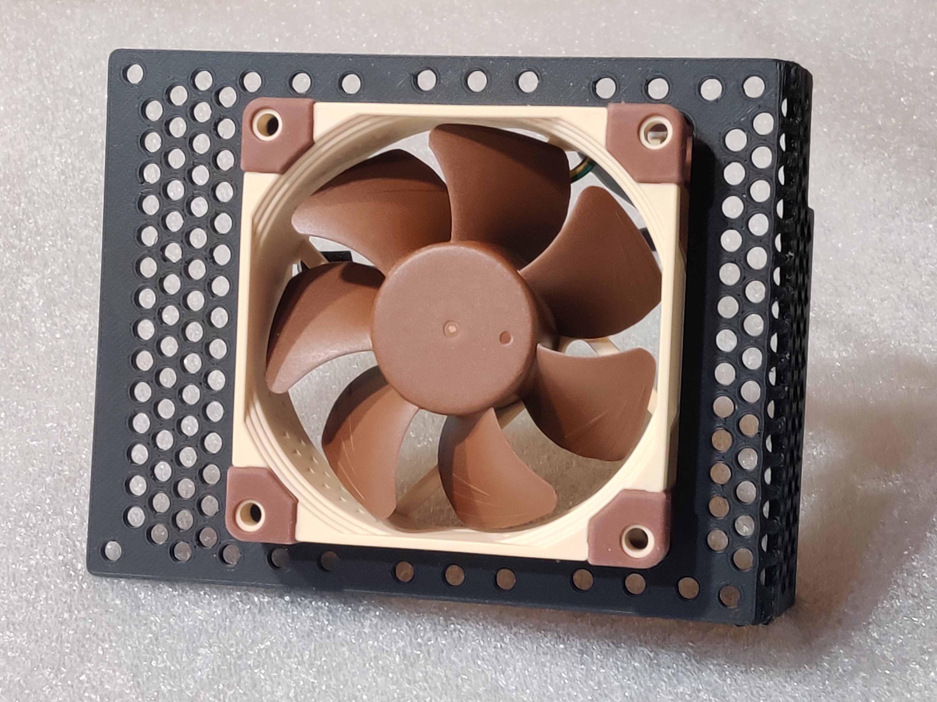 Cover for Adding an 80 mm Noctua Fan to the MK4 Electronics Box