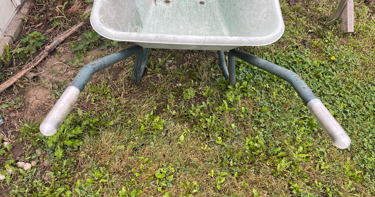 Simple Wheelbarrow Handle by Trevor Download free STL model