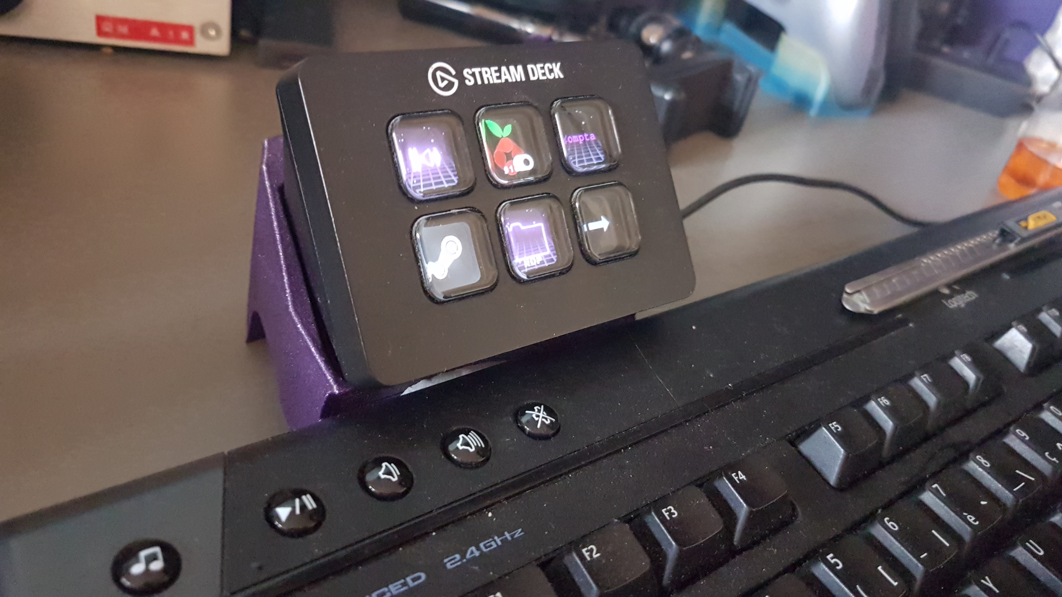 StreamDeck Mini keyboard mount support