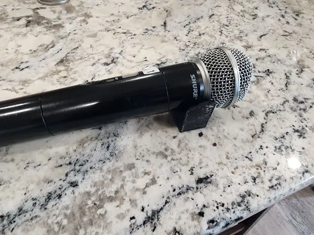 SM58 Table Holder