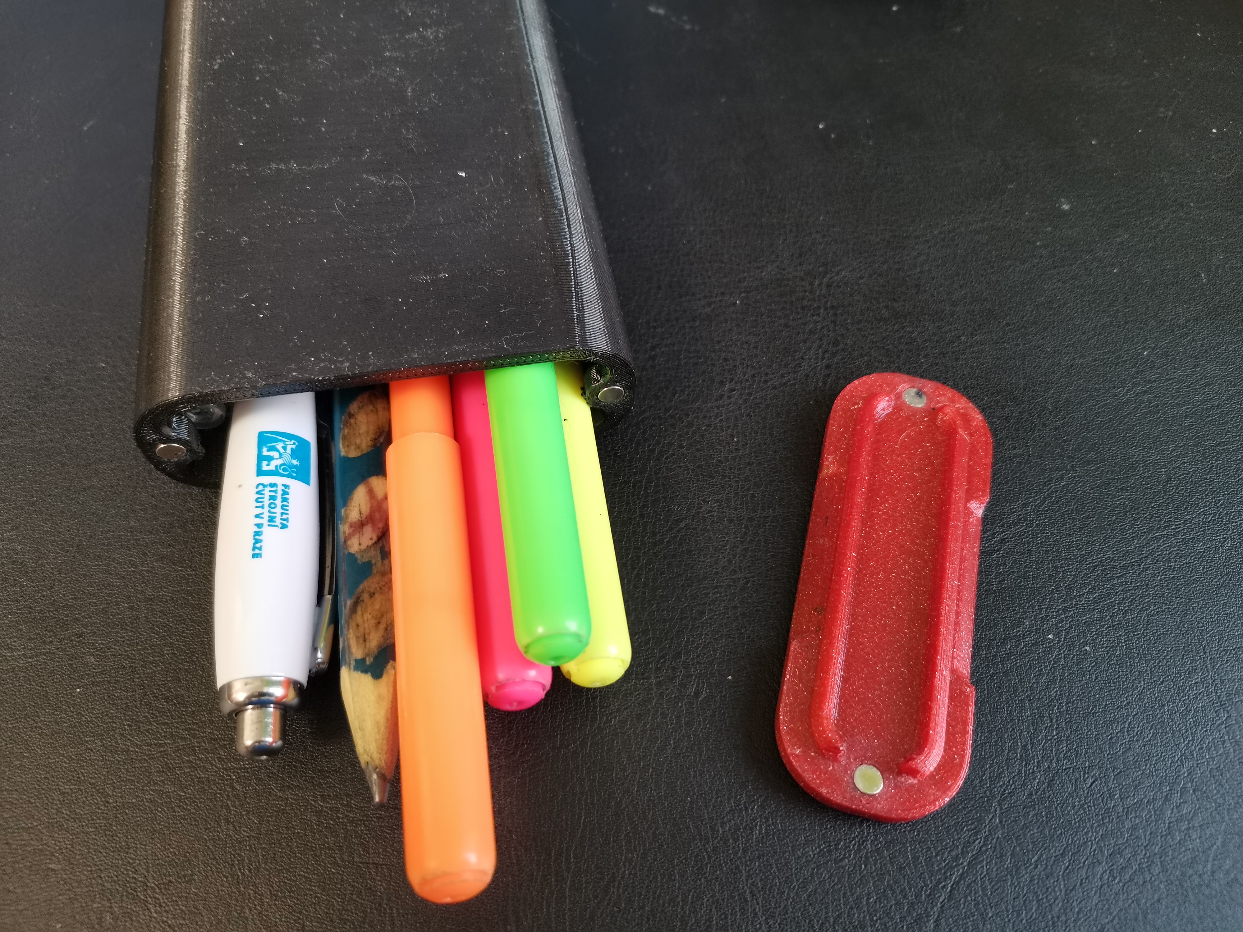 Simple pencil case