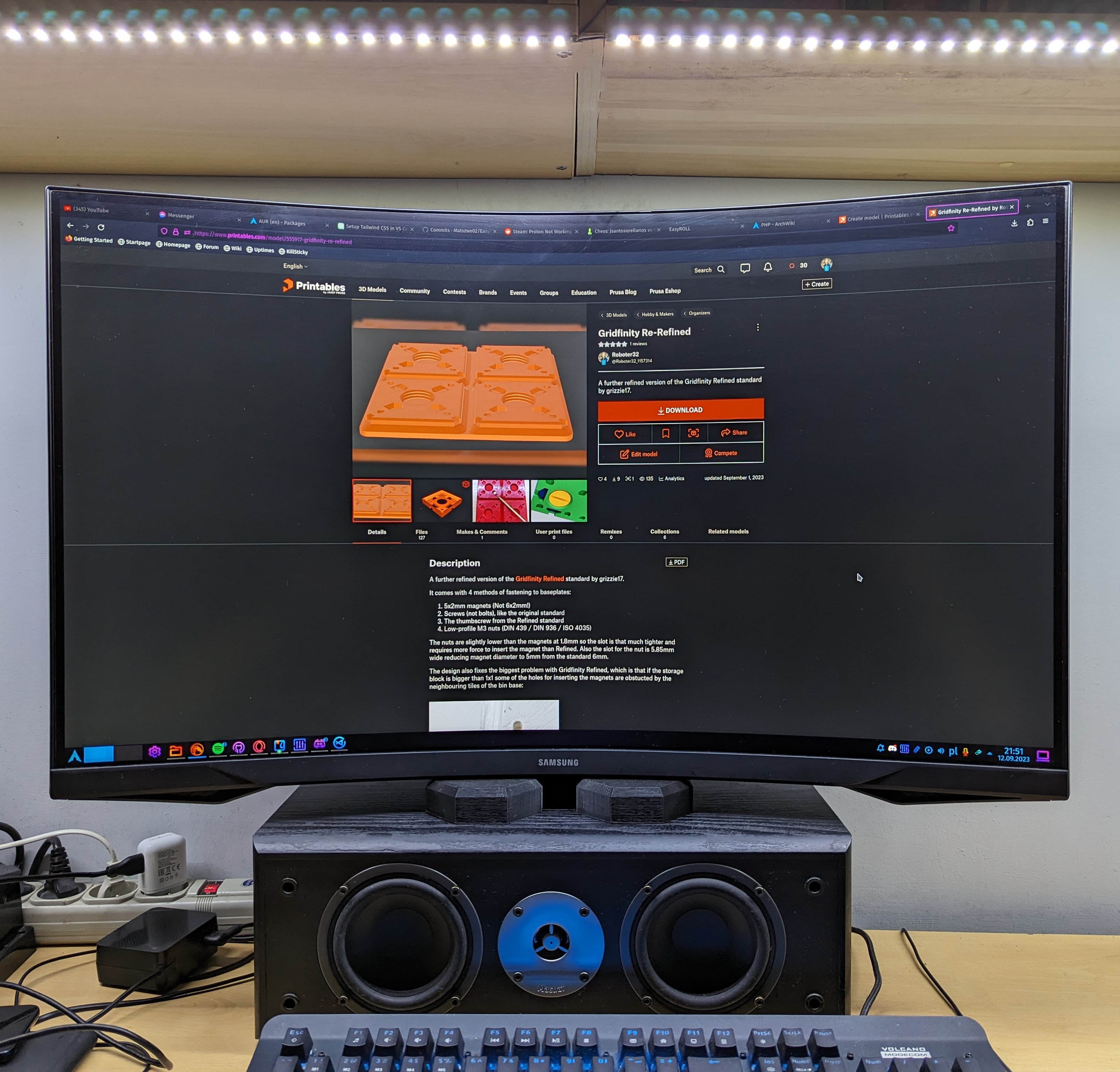 Samsung Odyssey low profile stand.