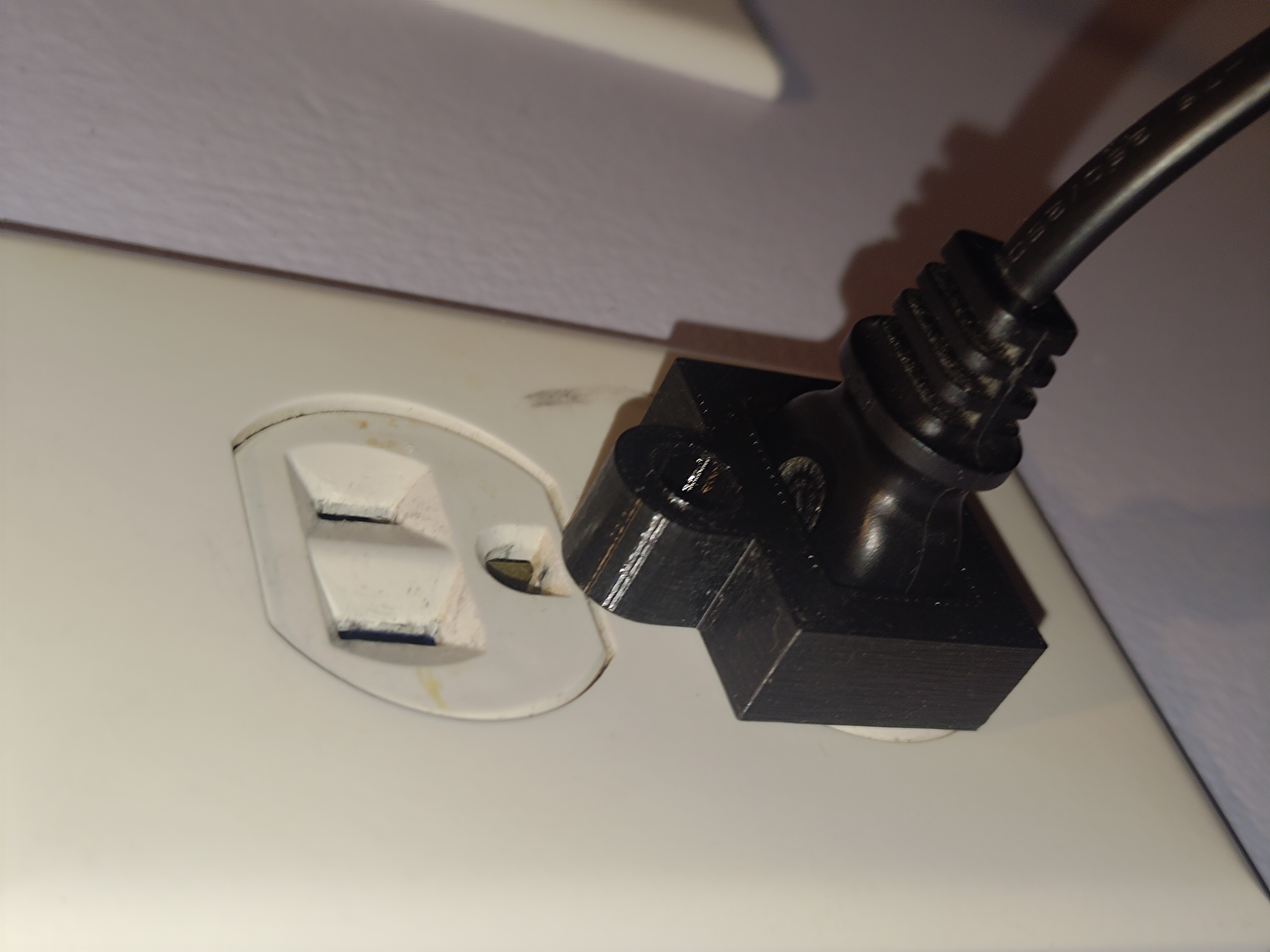 Sonos One Plug Lock