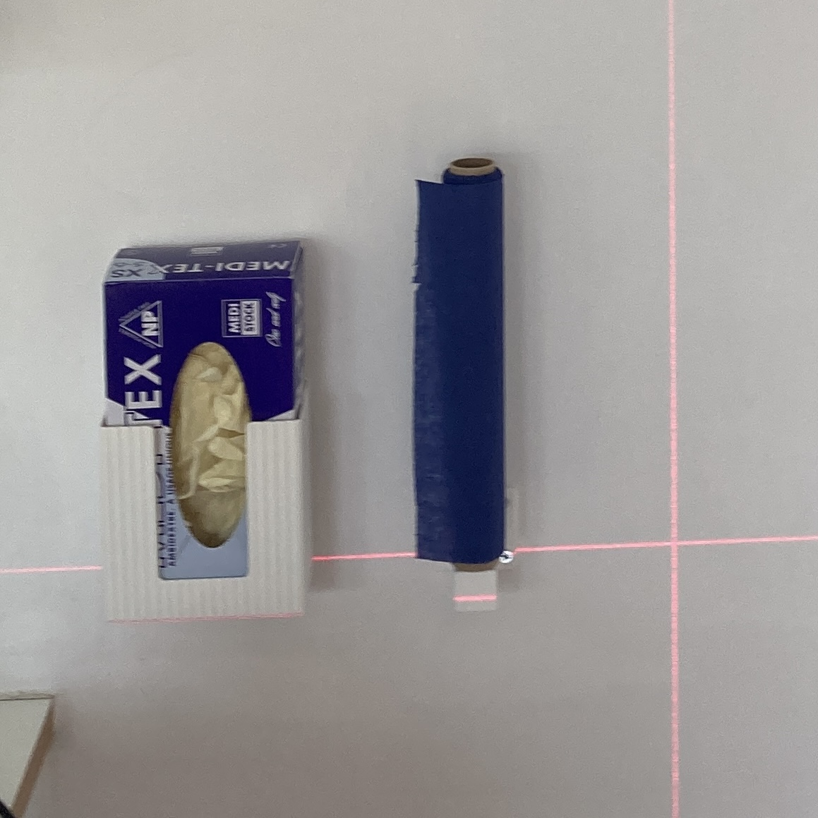 Wall mounted roll support - no supports needed