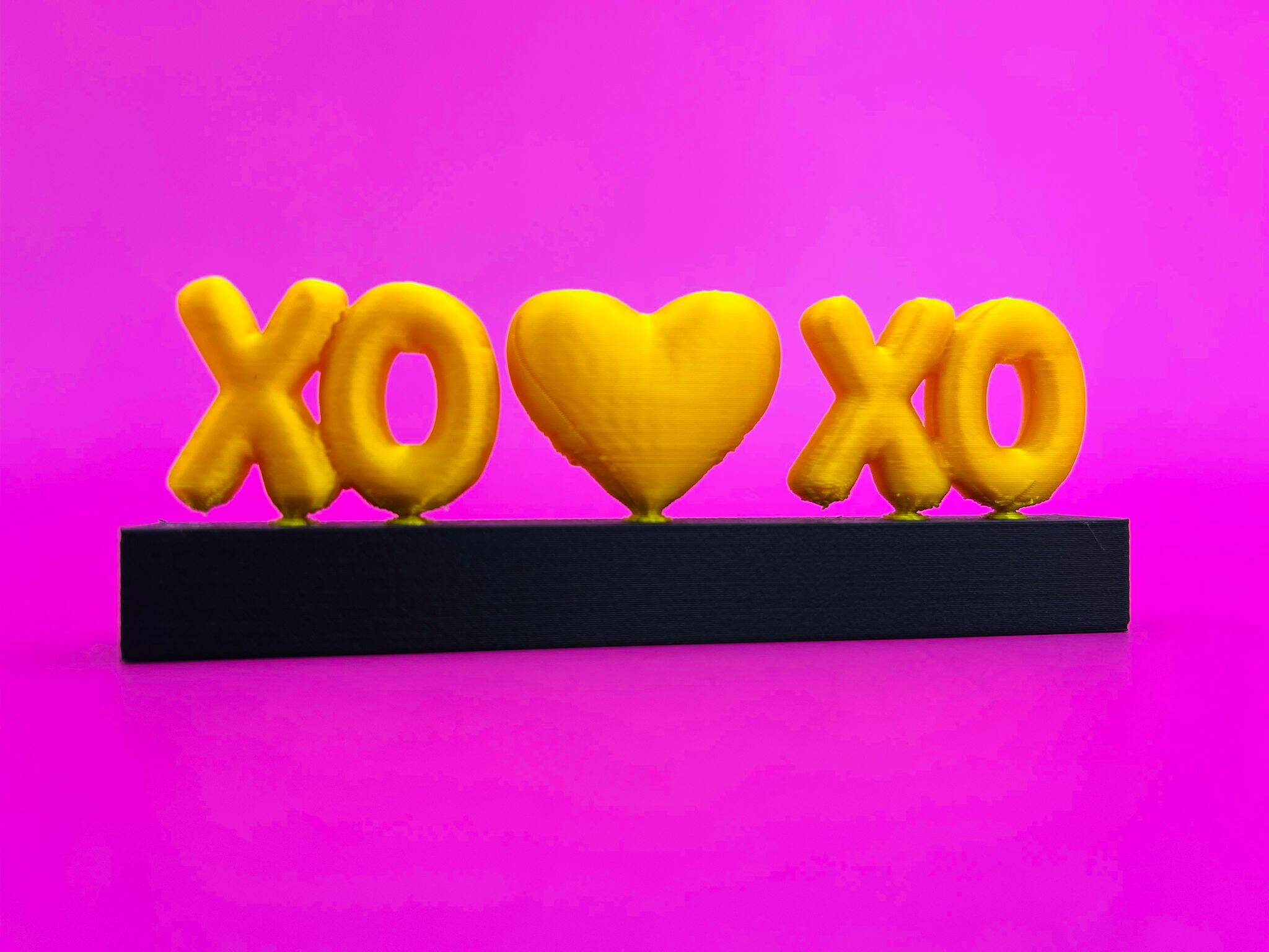 Xo xo valentines day stand decor