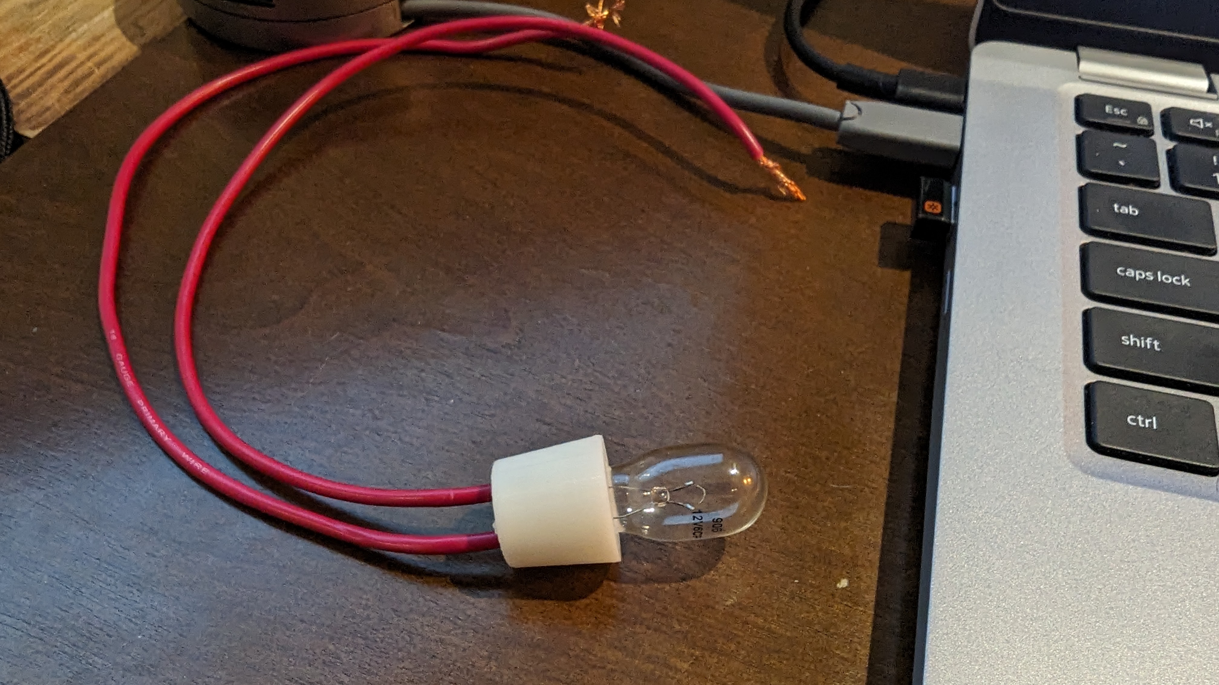 Replacement 12v bulb housing 906 bulb type by EDGeProjects Download