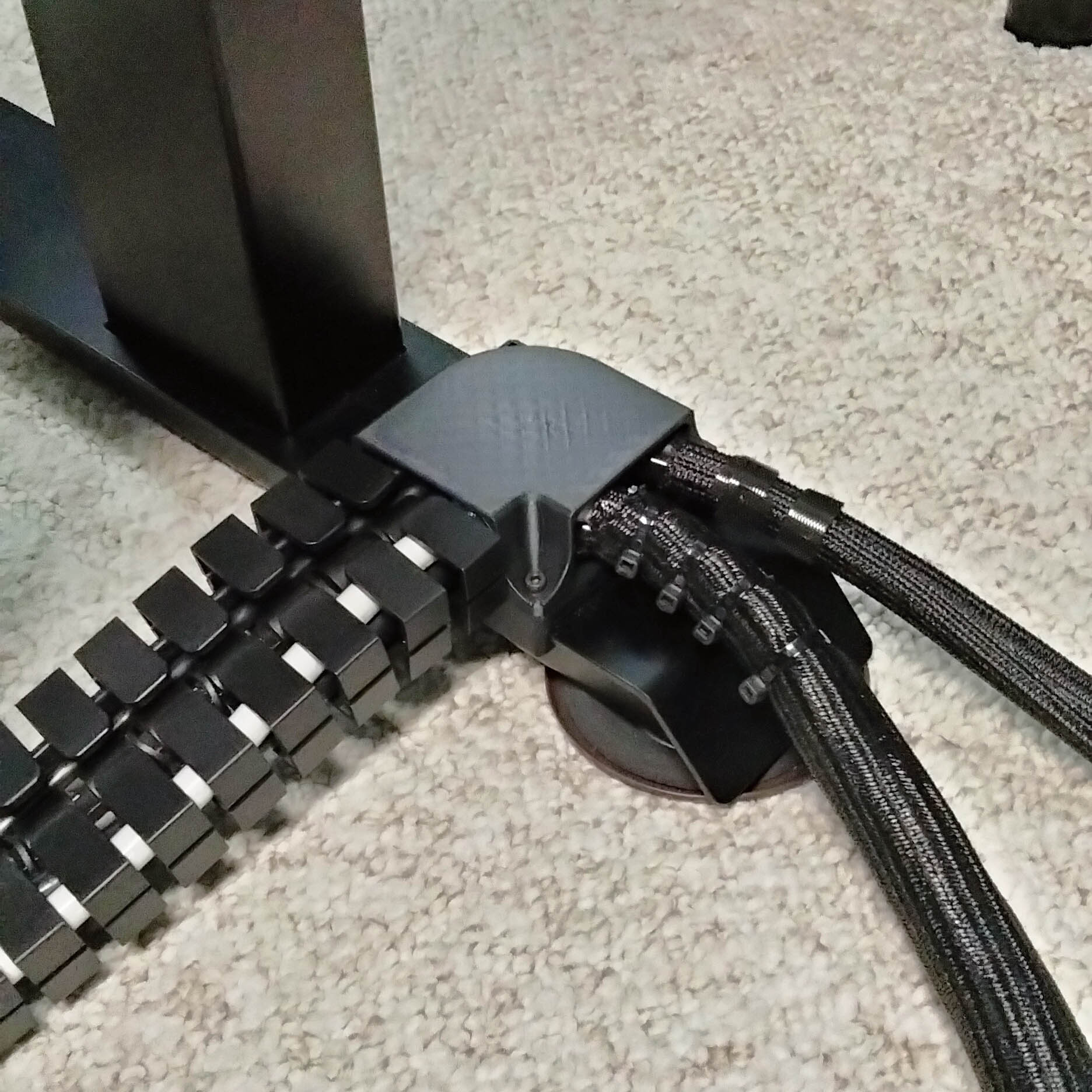 Deskhaus Apex Pro 90deg Cable Snake Bracket