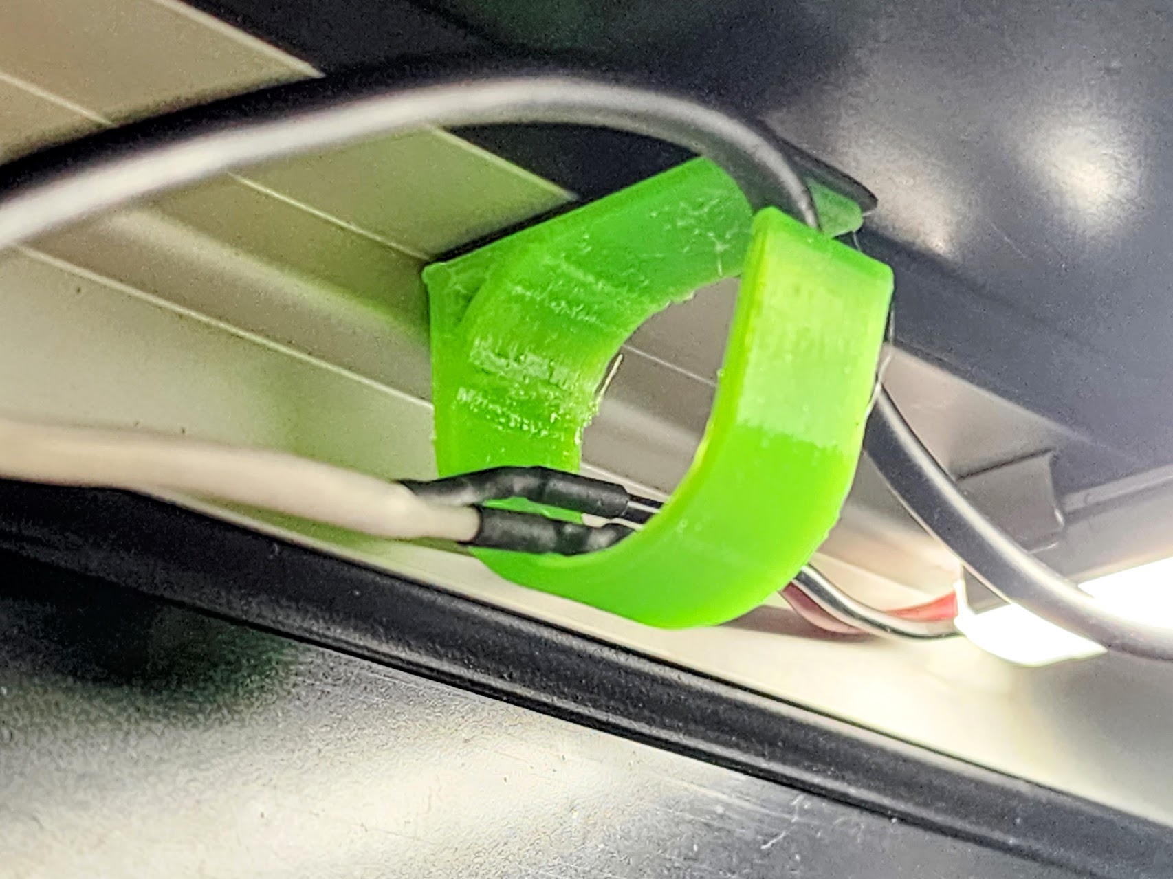 Cable management vhb hook loops - easy to print and use on any surface.
