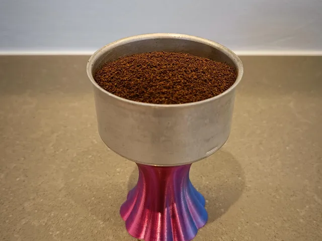 Elegant moka pot filter stand