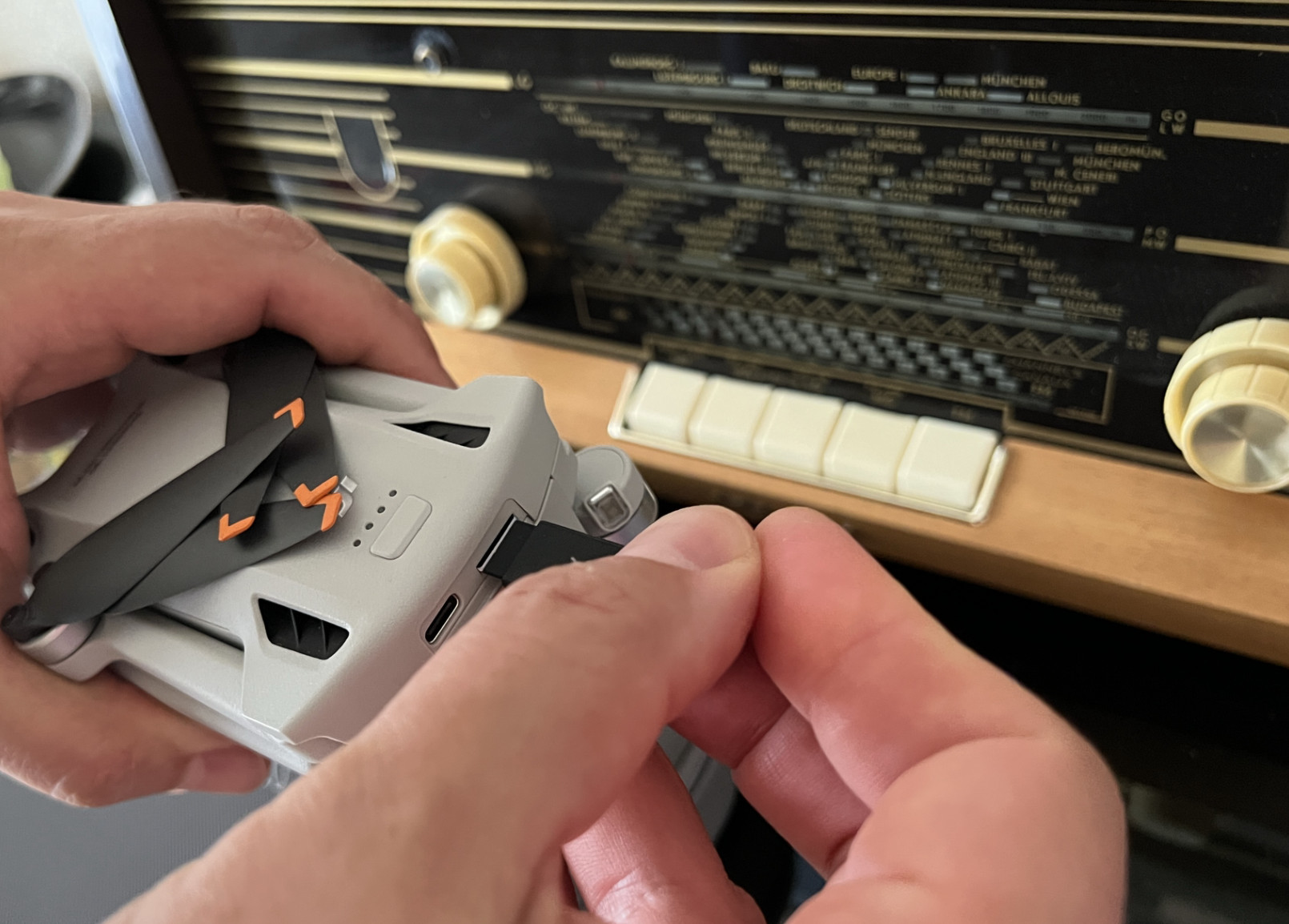 DJI Mini 3 Pro SD card remove tool by Satellietje Download free STL