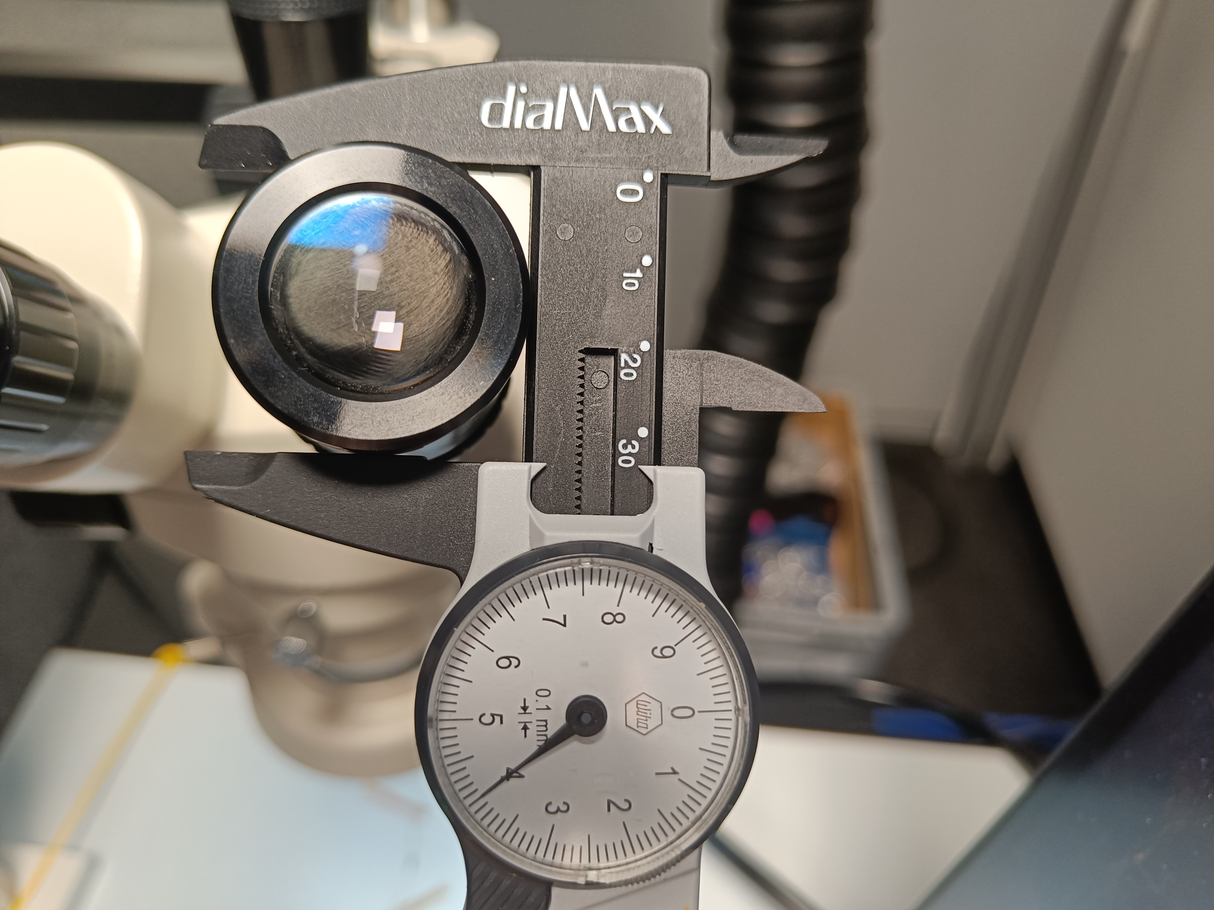 Miniatura 10 do modelo 3D Microscope Webcam Holder