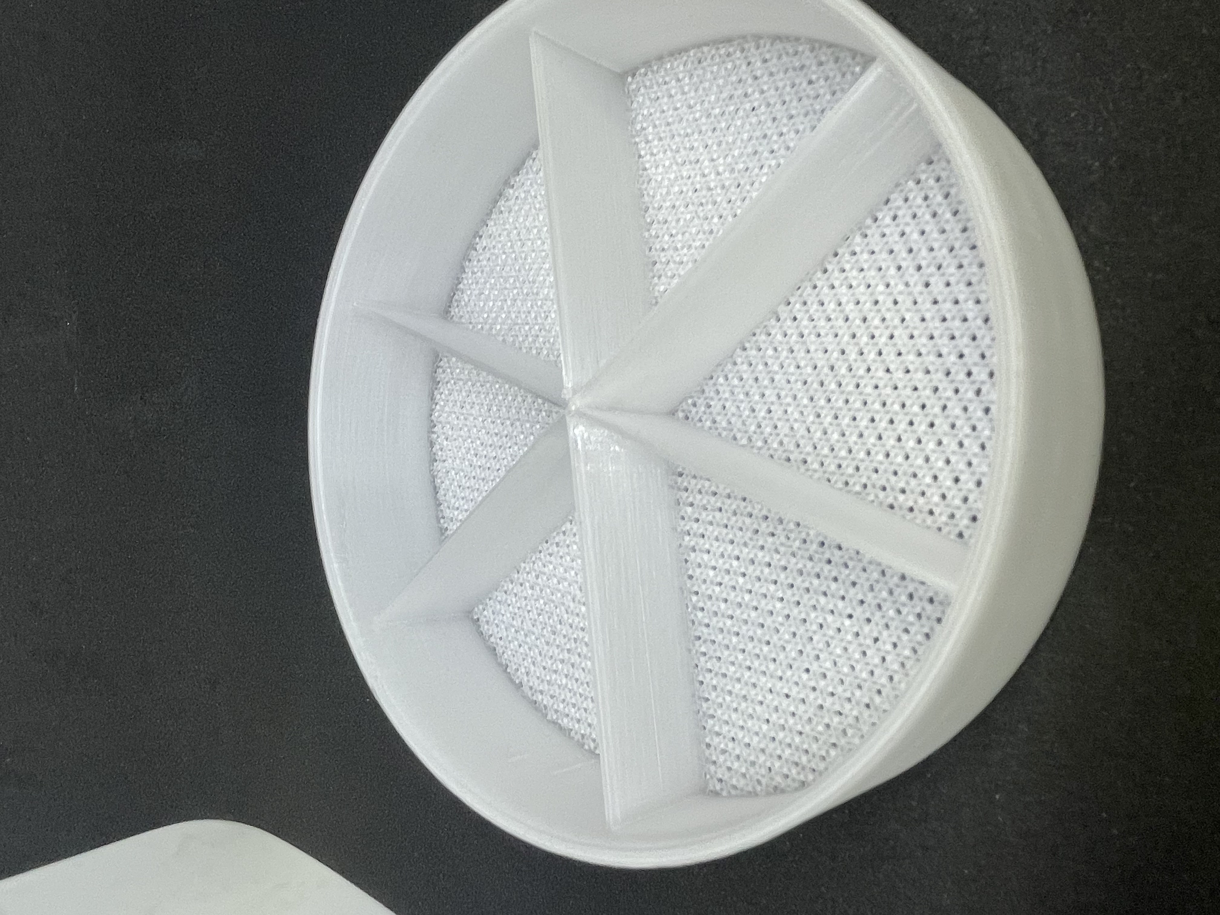 Customizable Sieve with Dividers by JessicaP | Download free STL model ...