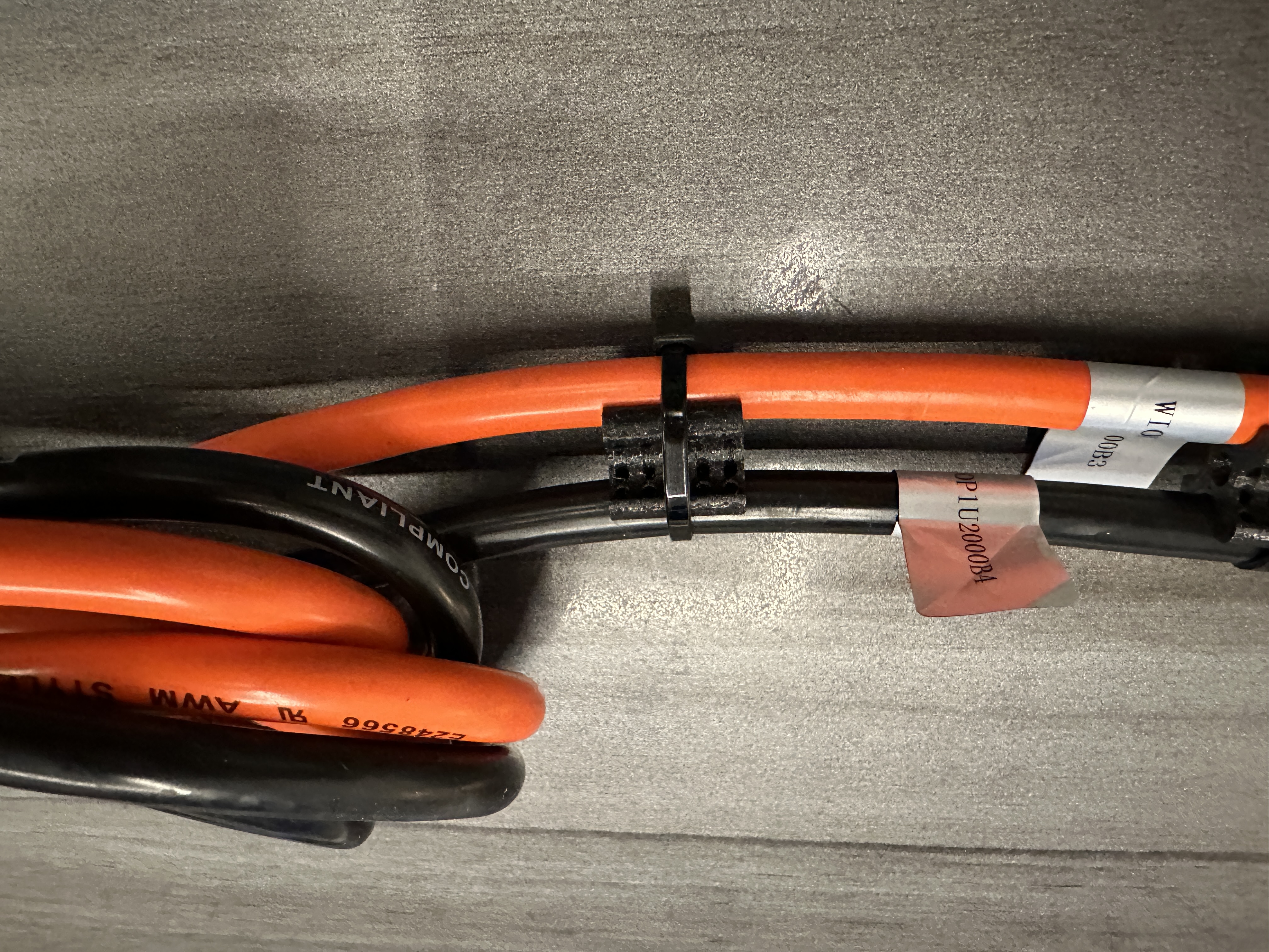 Kabel Abstandshalter für 25qmm Kabel Pylontech Akkus
